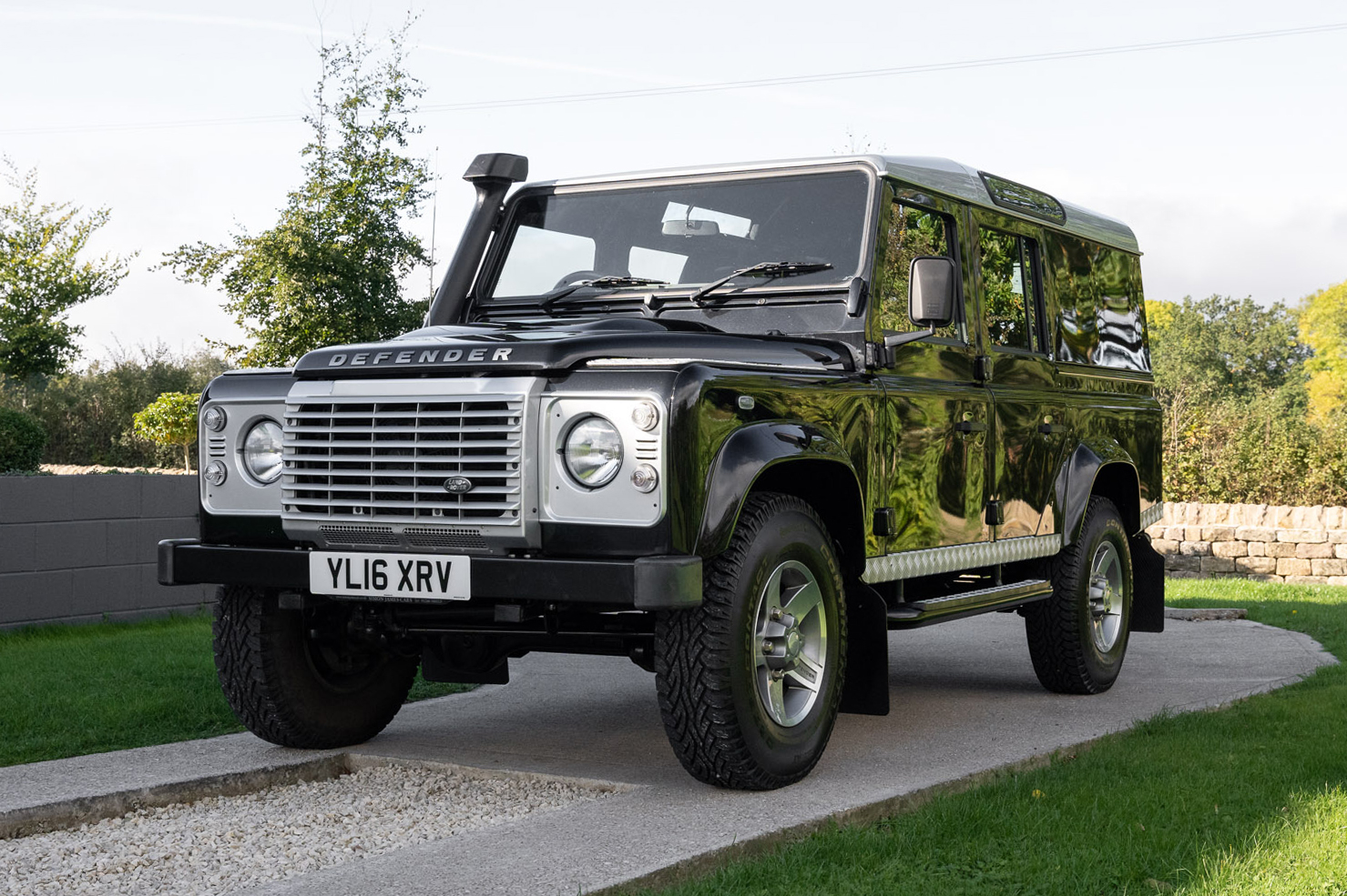 2016 LAND ROVER DEFENDER 110 XS - 5,726 MILES