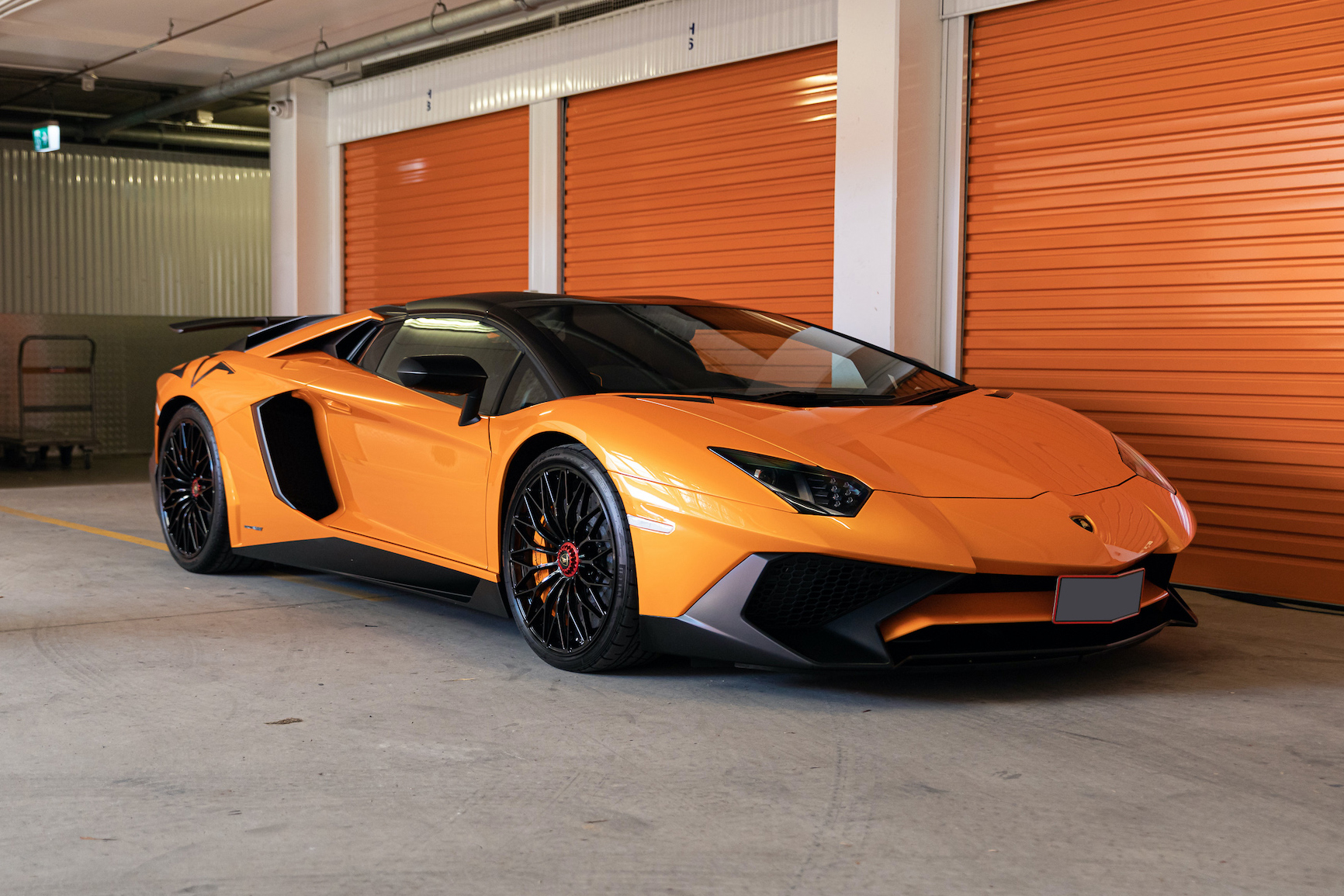 2017 LAMBORGHINI AVENTADOR LP750-4 SV ROADSTER – 1,289 KM