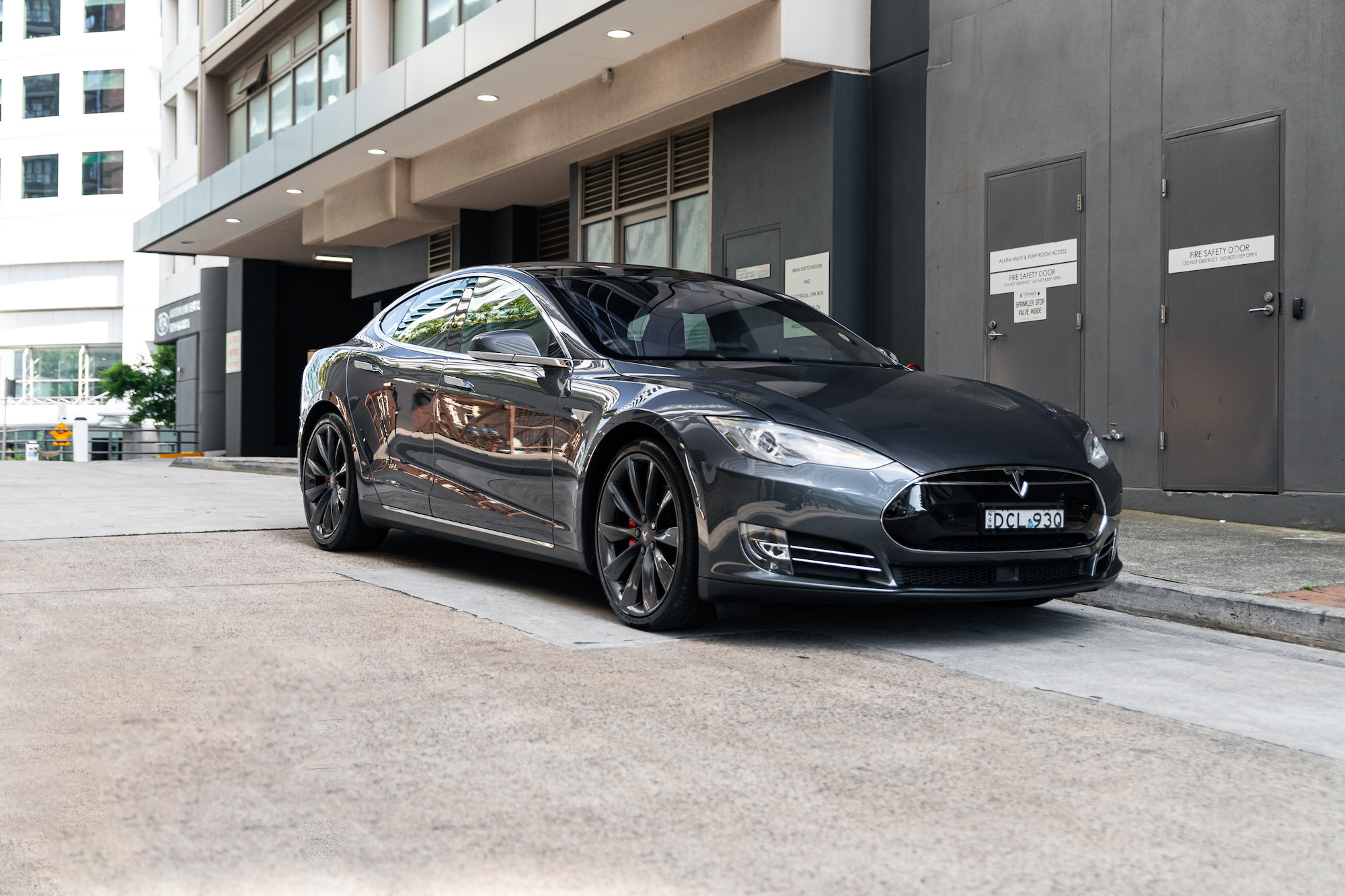 2016 TESLA MODEL S P90D