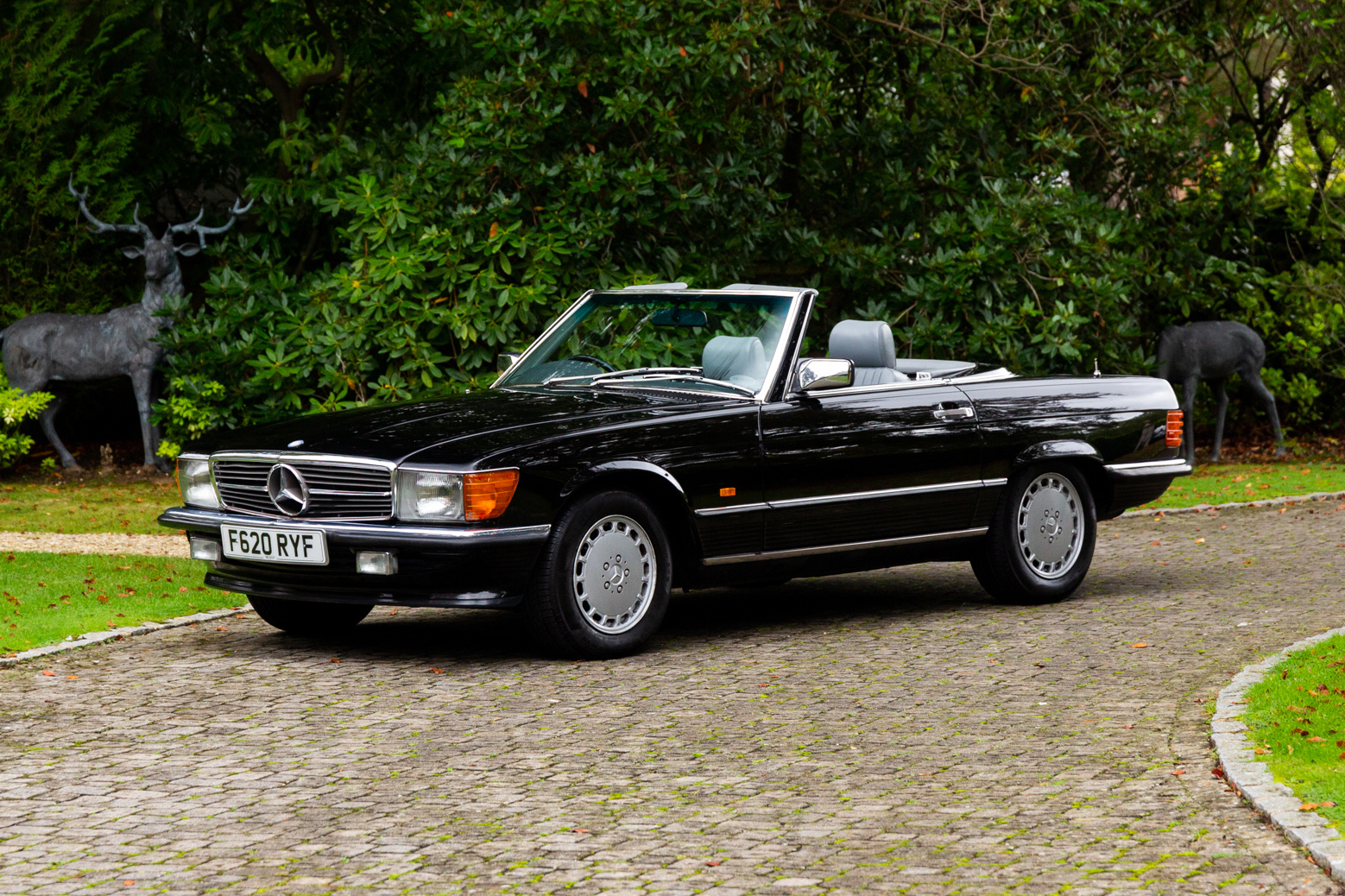 1989 MERCEDES-BENZ (R107) 300 SL