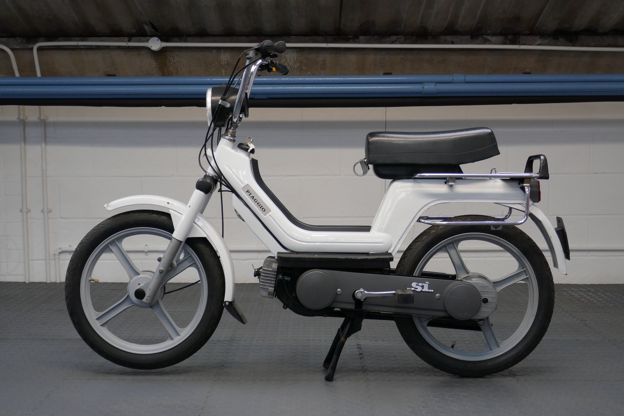 piaggio vespa si