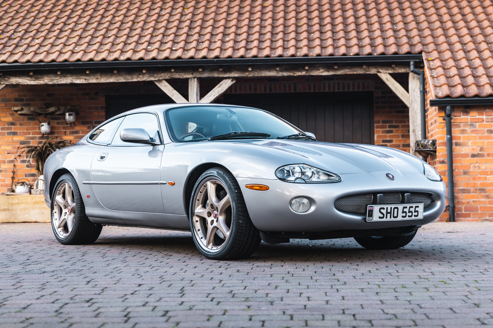 2001 JAGUAR XKR 4.0 COUPE