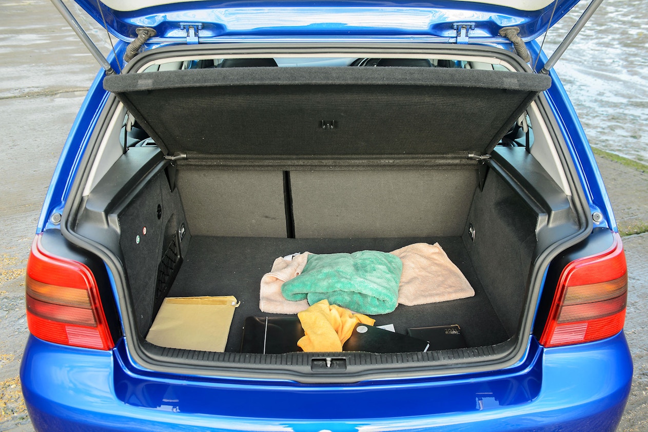 VW Golf 5. Innenraumfilter Pollenfilter wechsel 