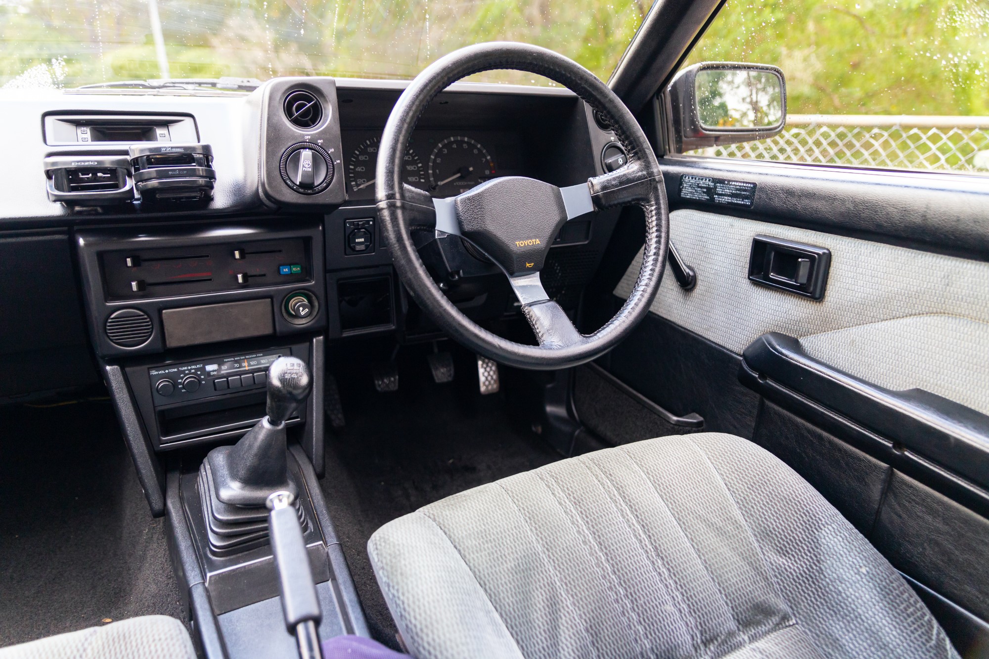 What car are we looking at? : r/whatisthiscar
