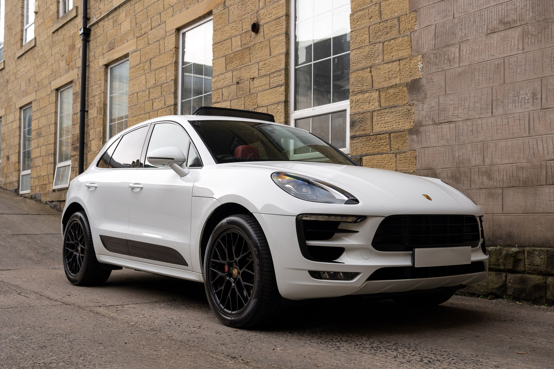 2016 PORSCHE MACAN GTS