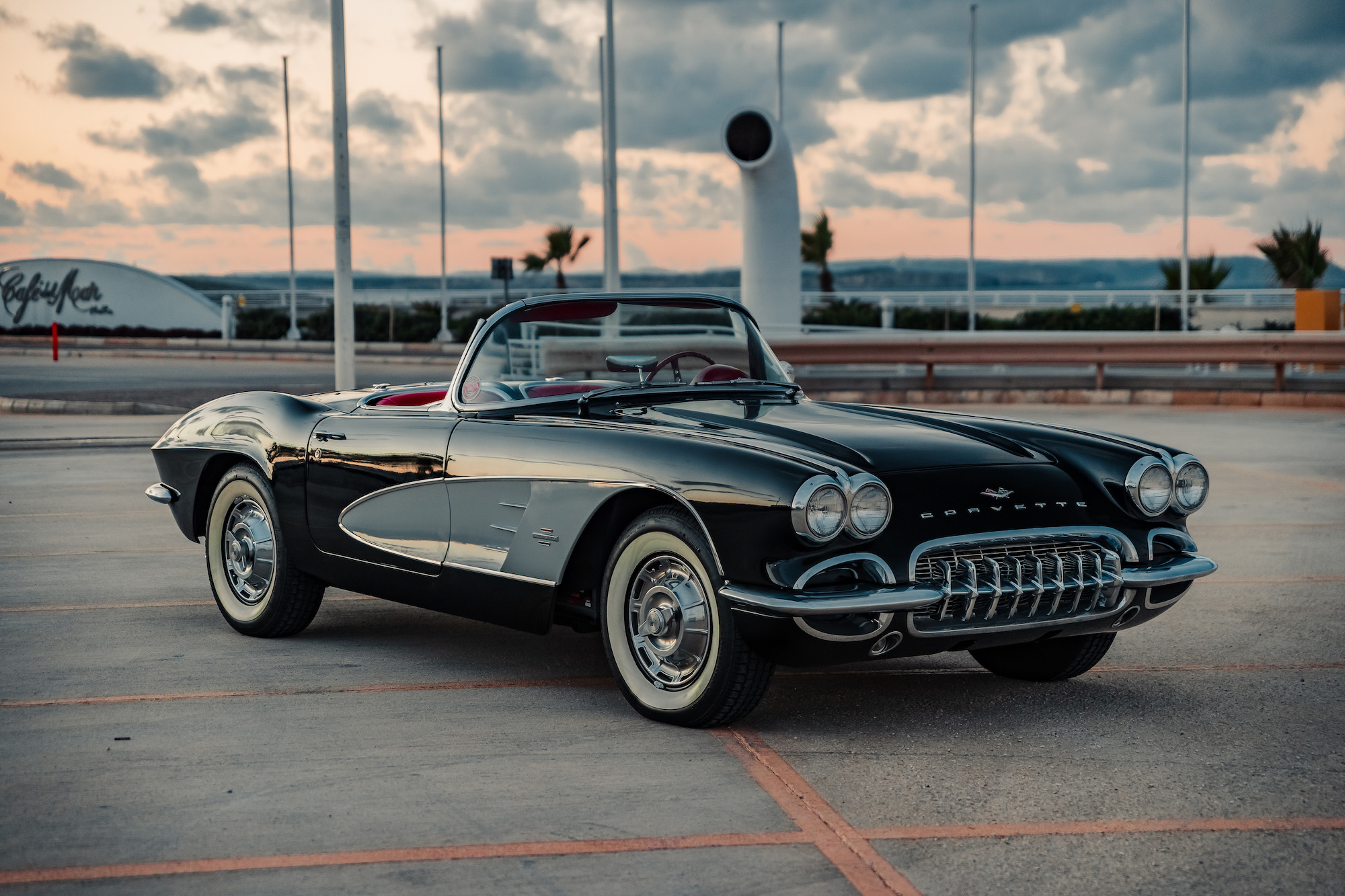 1961 CHEVROLET CORVETTE (C1)