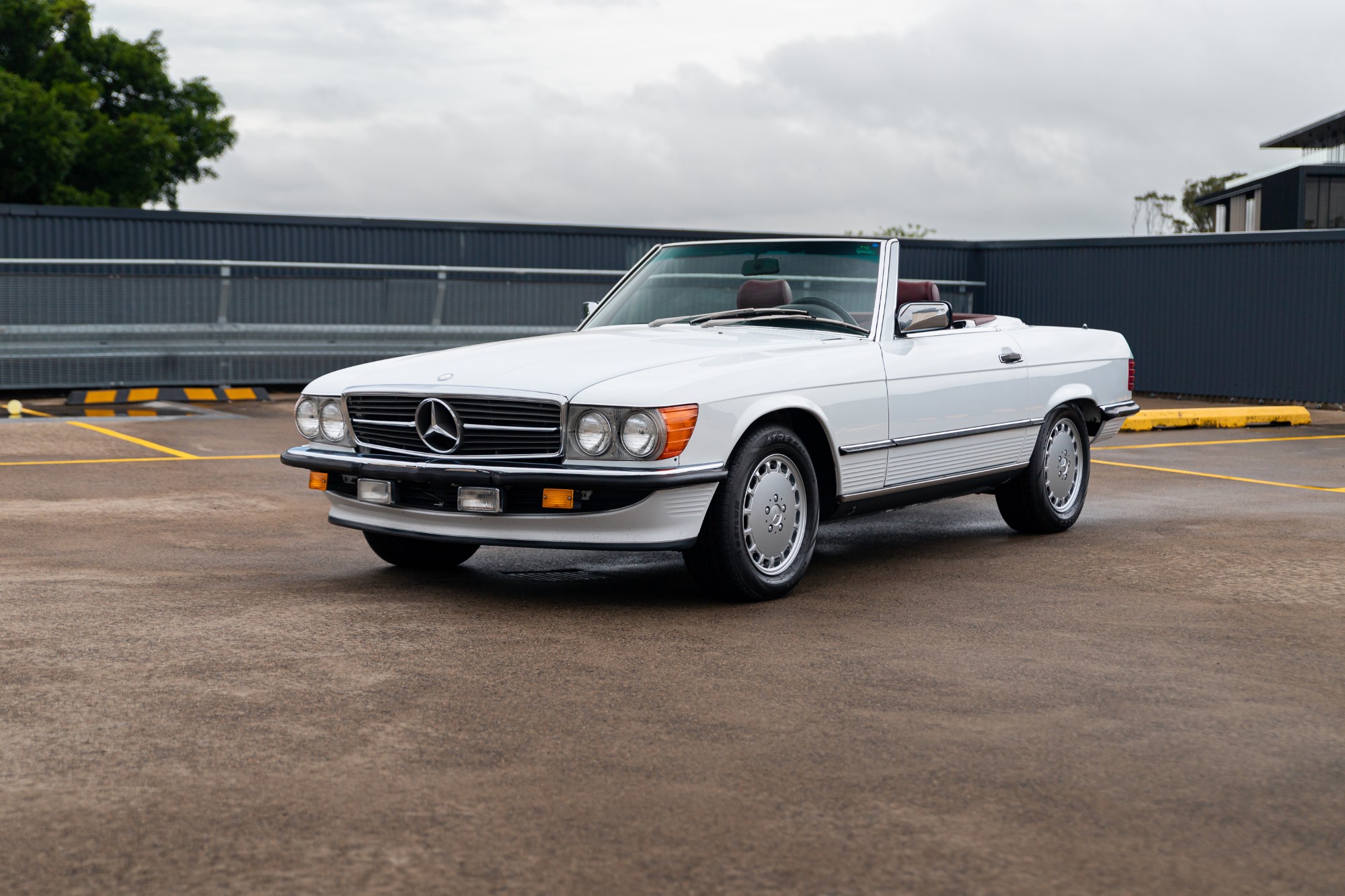 1988 MERCEDES-BENZ (R107) 560 SL