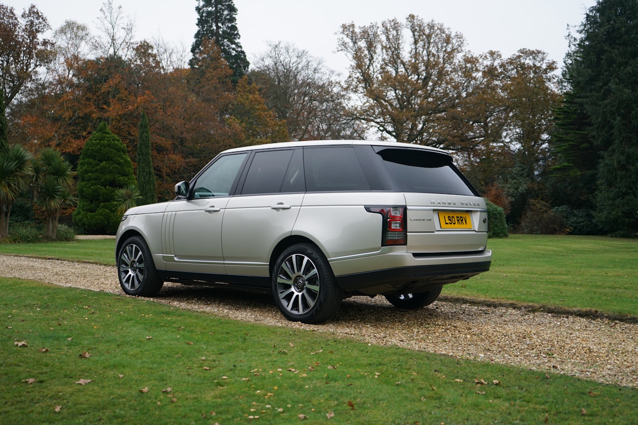2013 Range Rover Vogue Se - 18,700 Miles