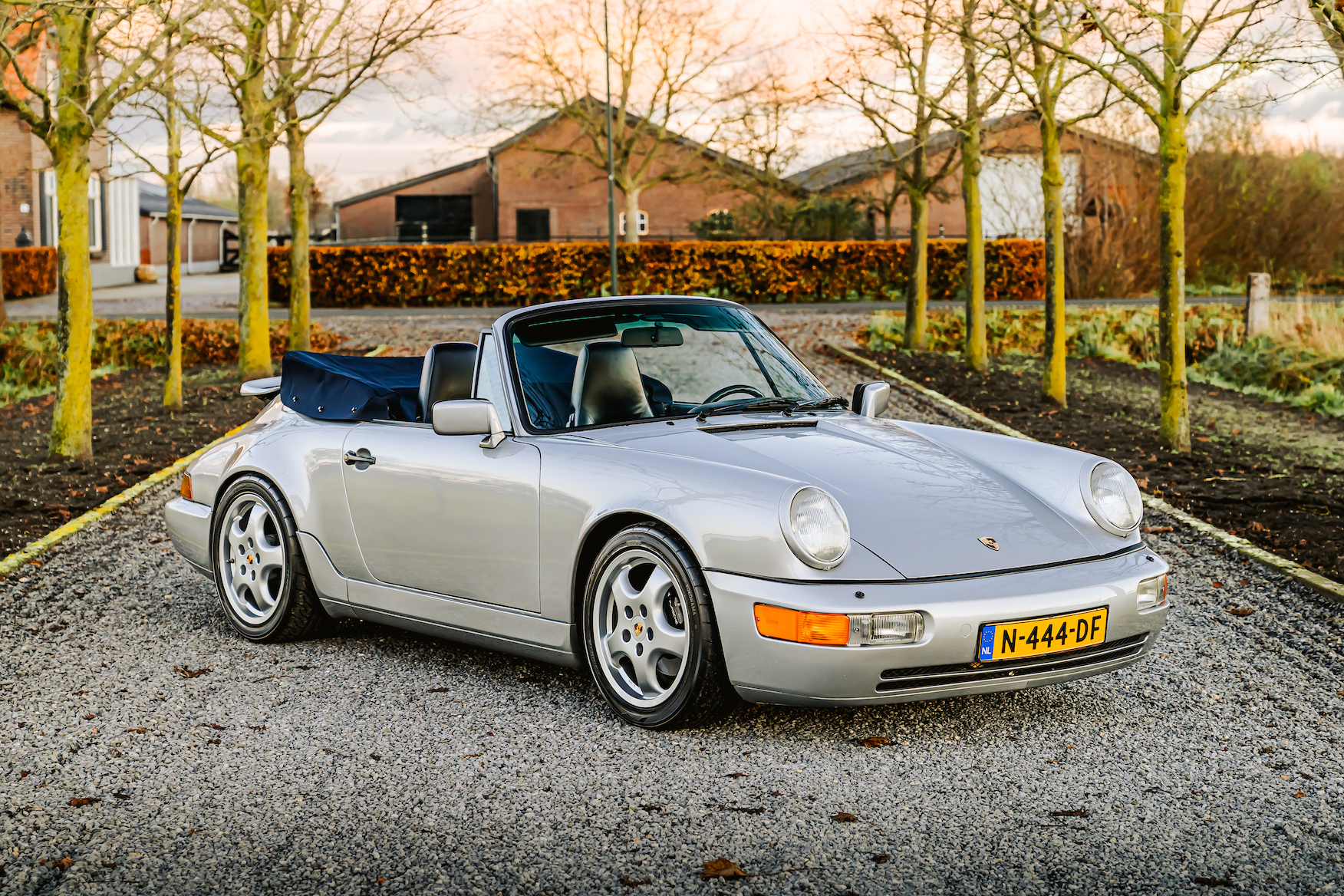 1990 PORSCHE 911 (964) CARRERA 4 CABRIOLET - 11,619 KM