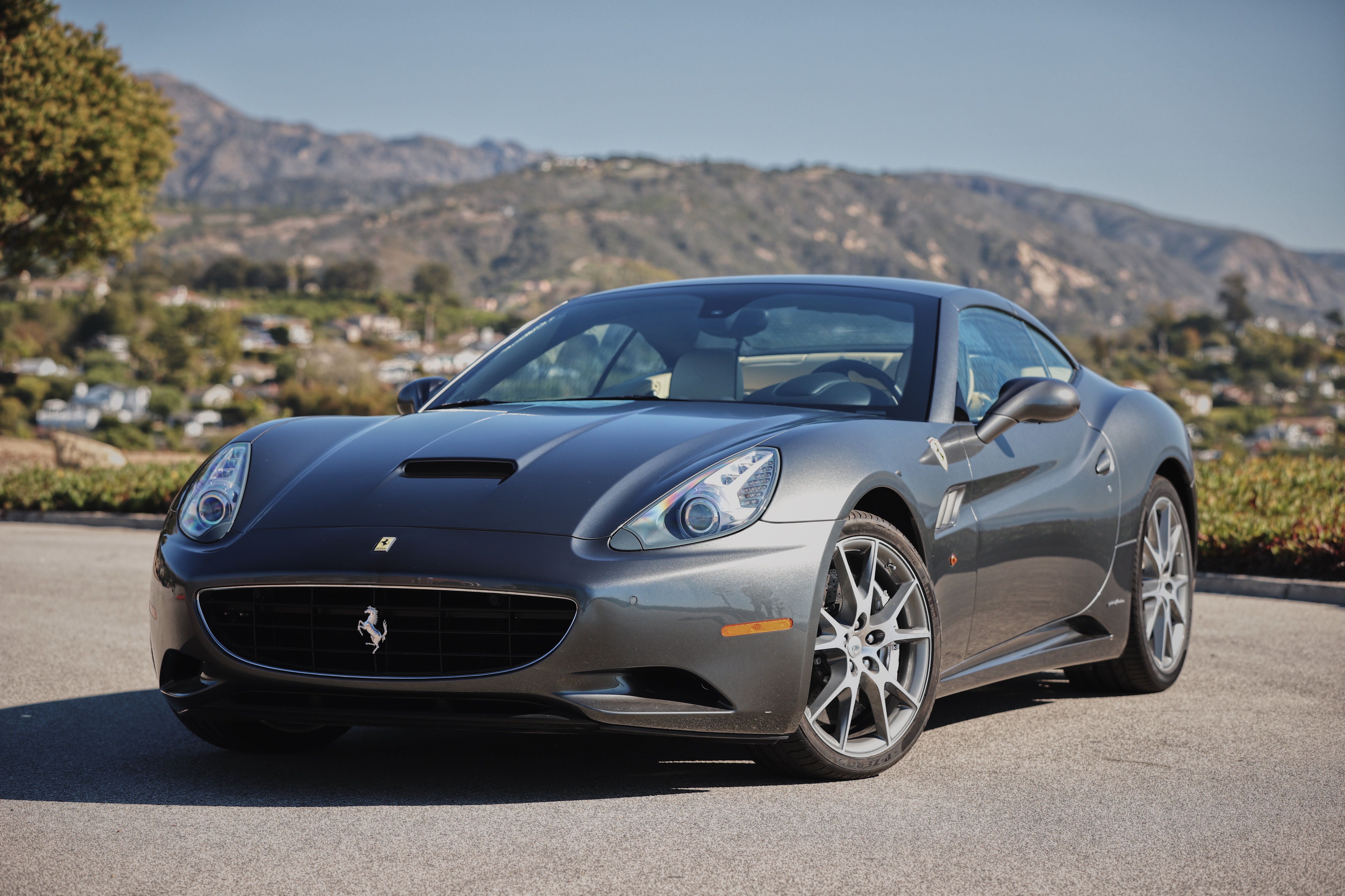 2010 FERRARI CALIFORNIA - 5,900 MILES