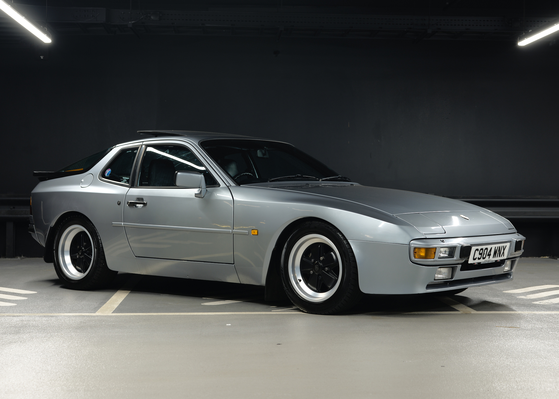 1985 PORSCHE 944 LUX