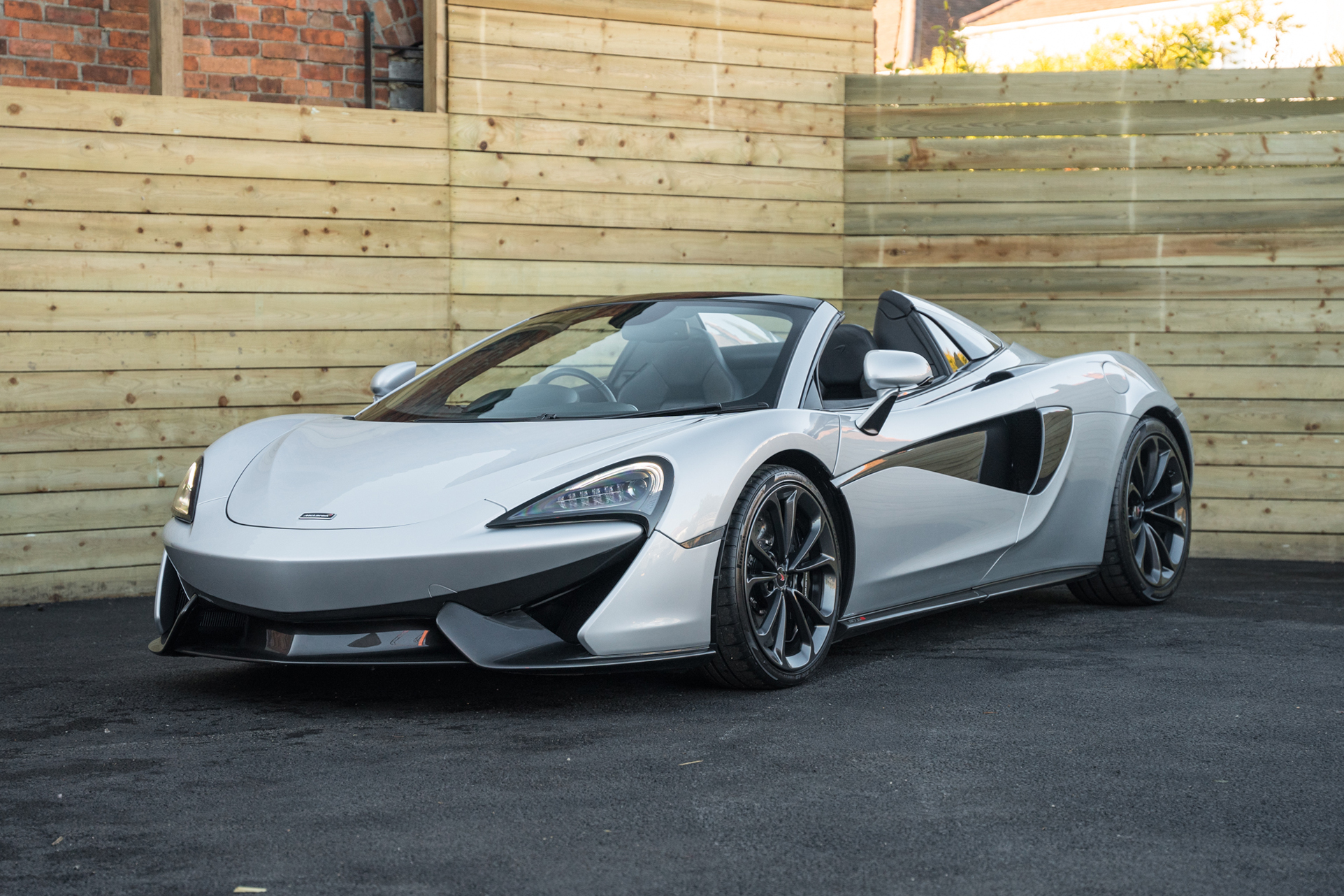 2018 MCLAREN 570S SPIDER