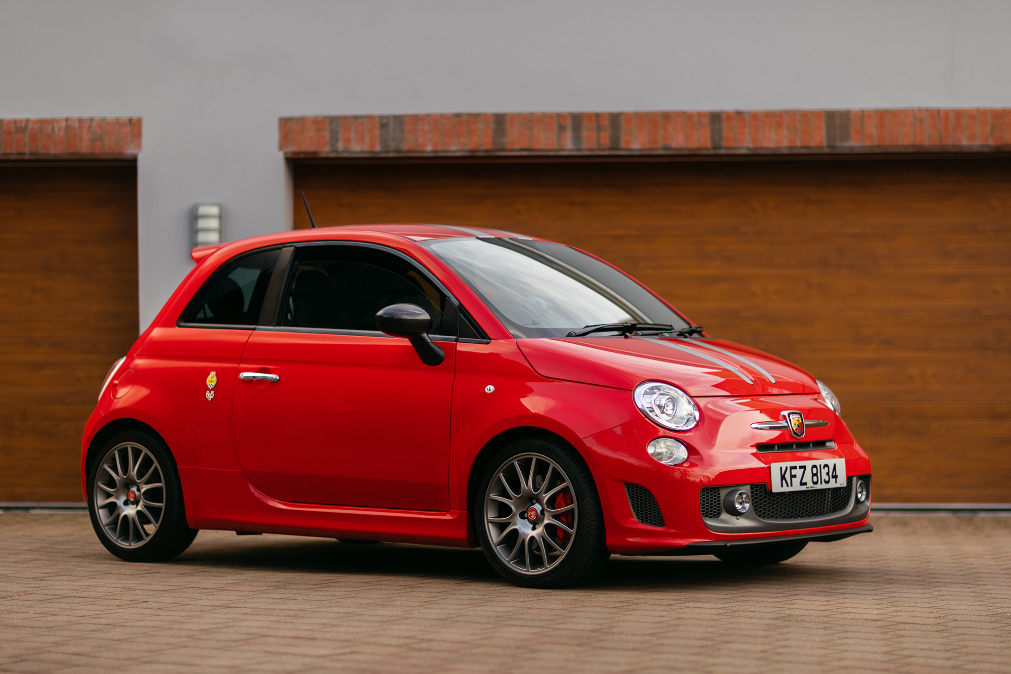 10 Abarth 695 Tributo Ferrari 262 Miles