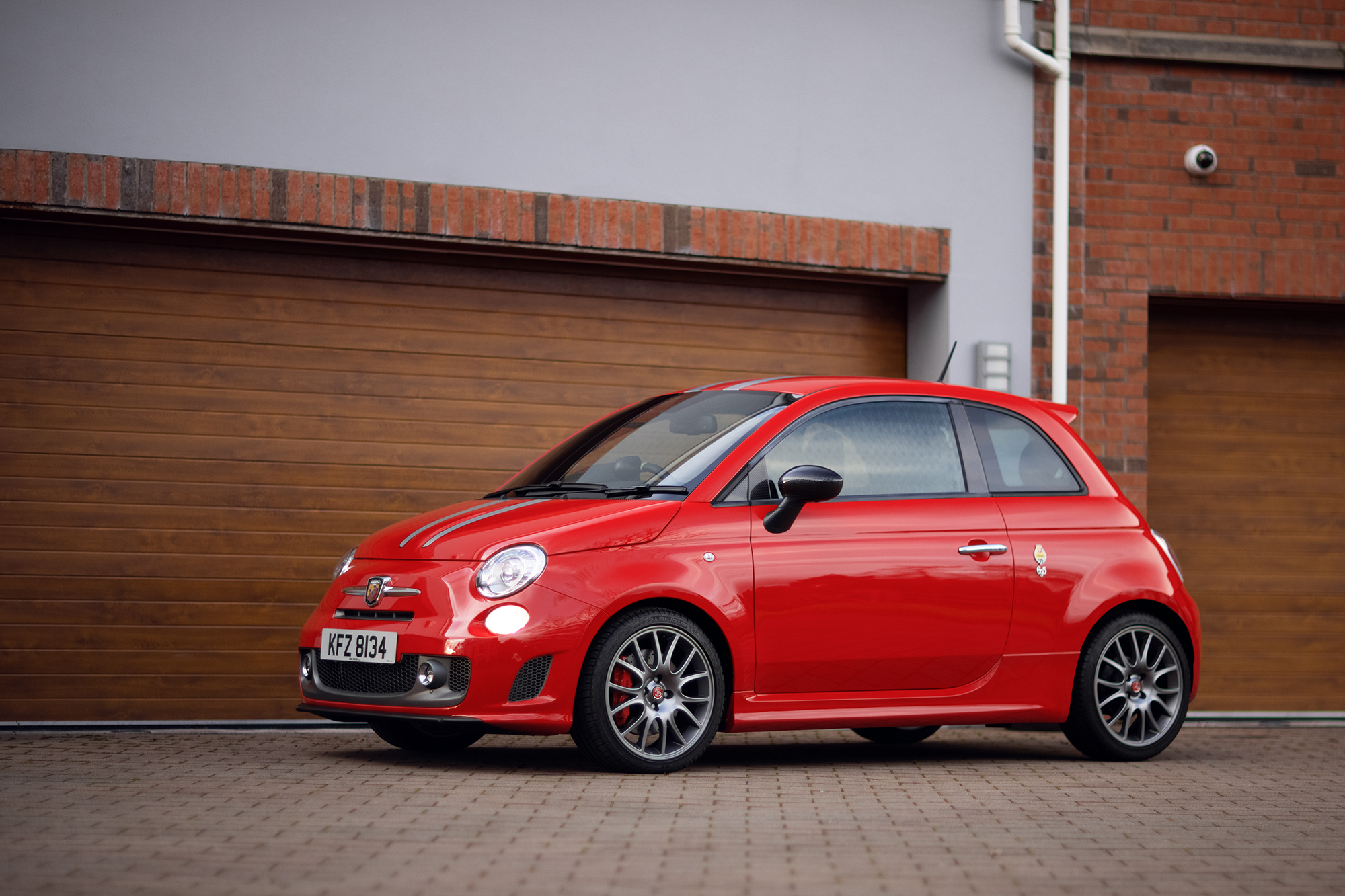 10 Abarth 695 Tributo Ferrari 262 Miles