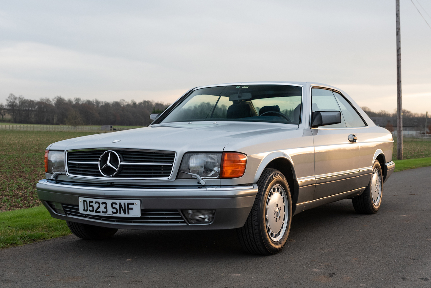 1986 MERCEDES-BENZ (W126) 560 SEC