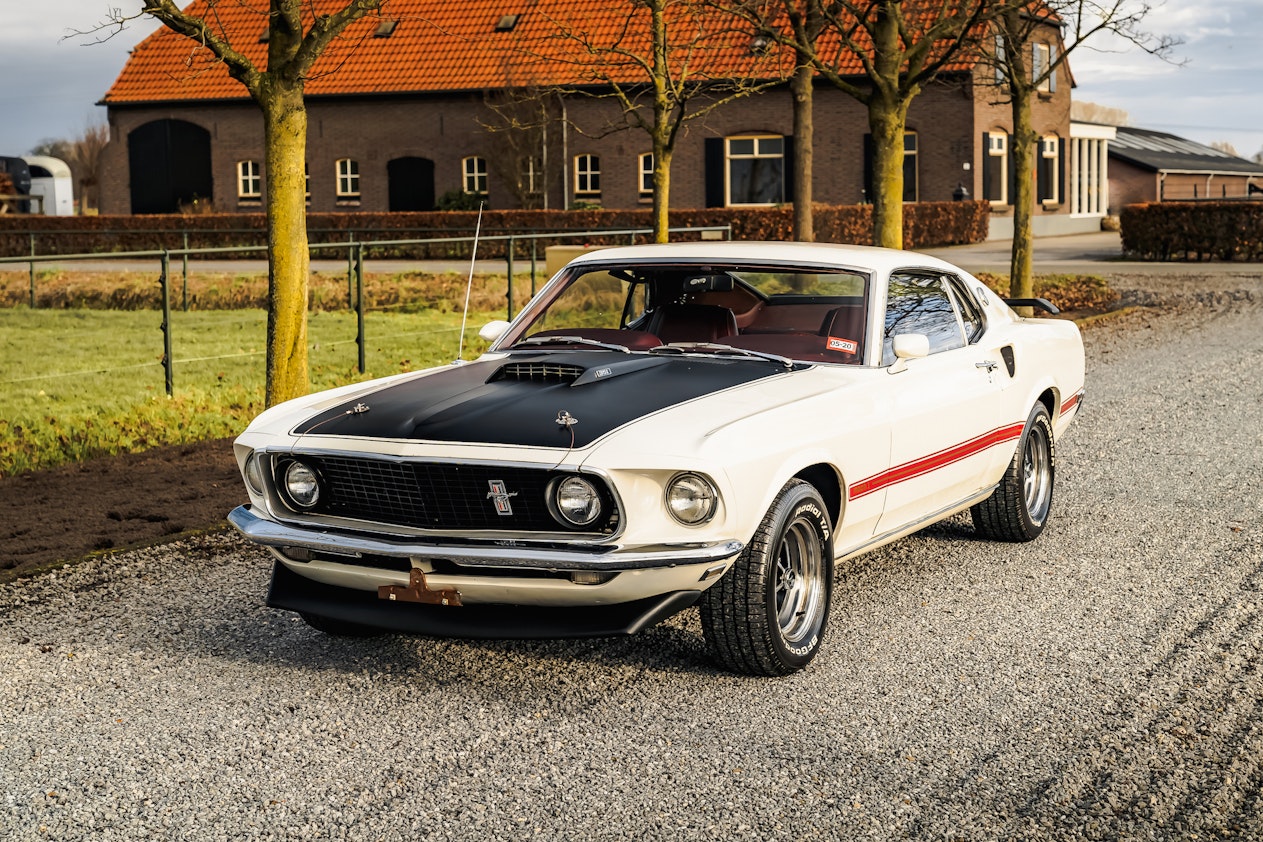 1969 mustang mach 1 white