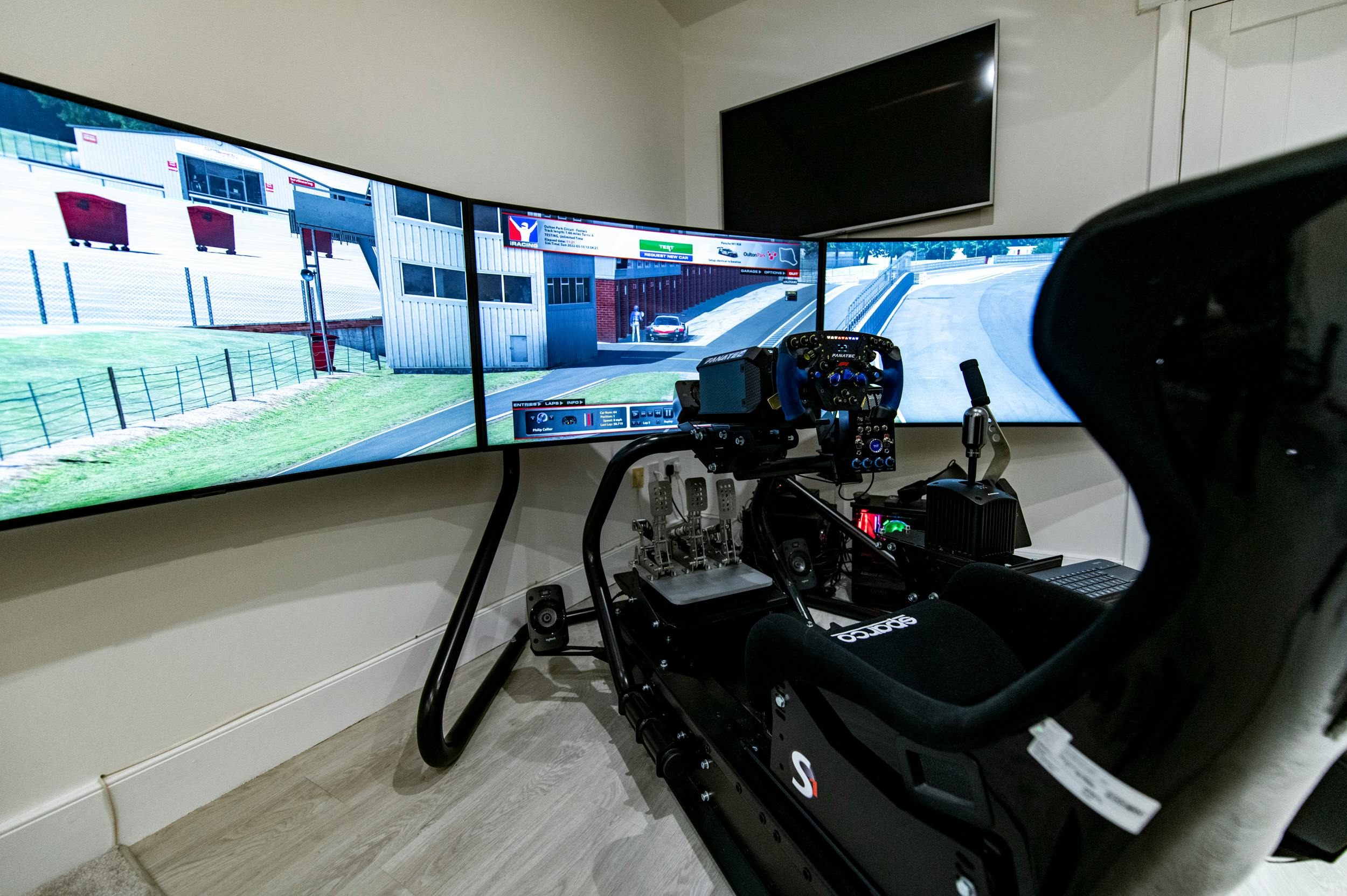 CUSTOM RACING SIMULATOR