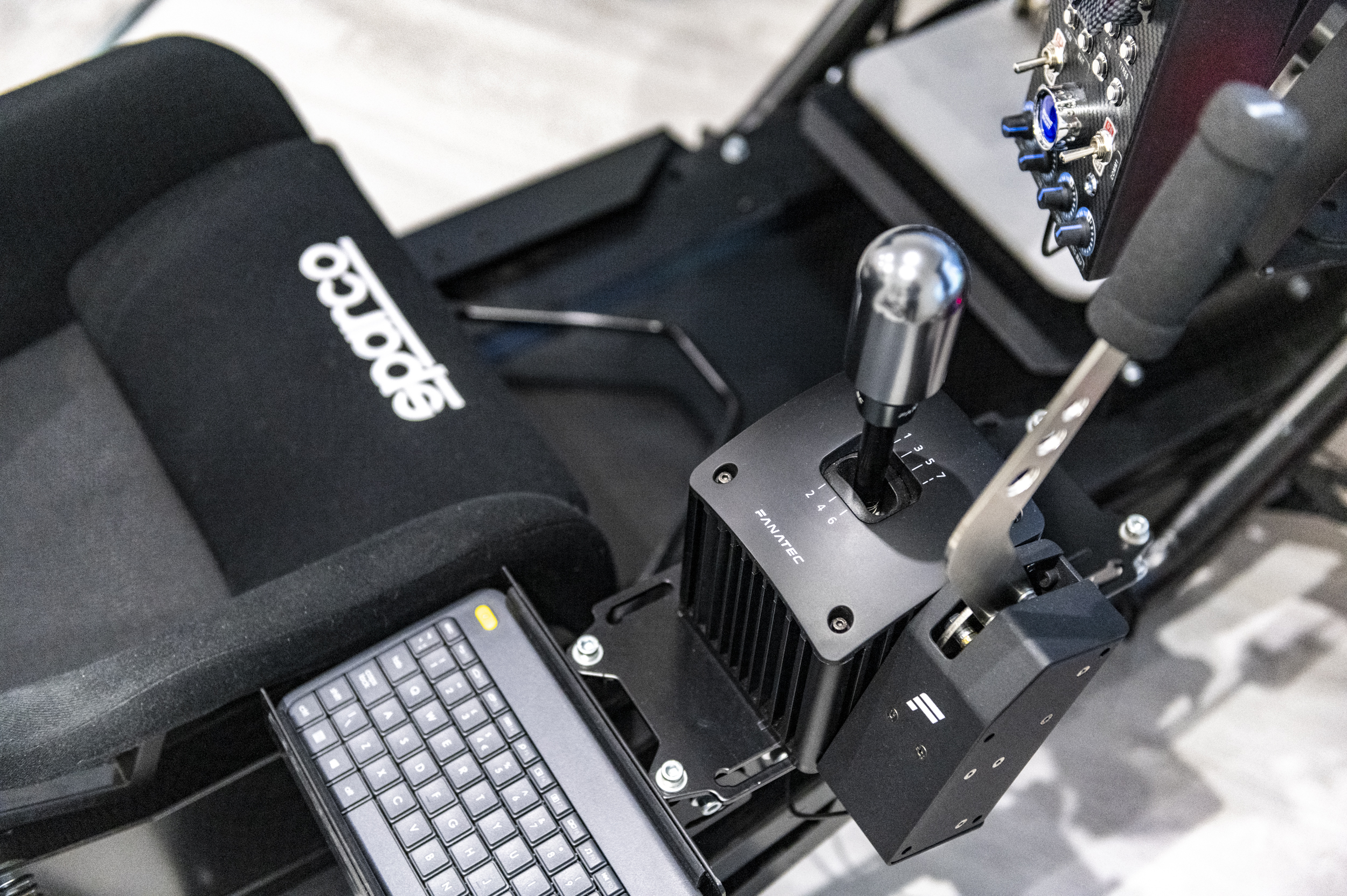 CUSTOM RACING SIMULATOR