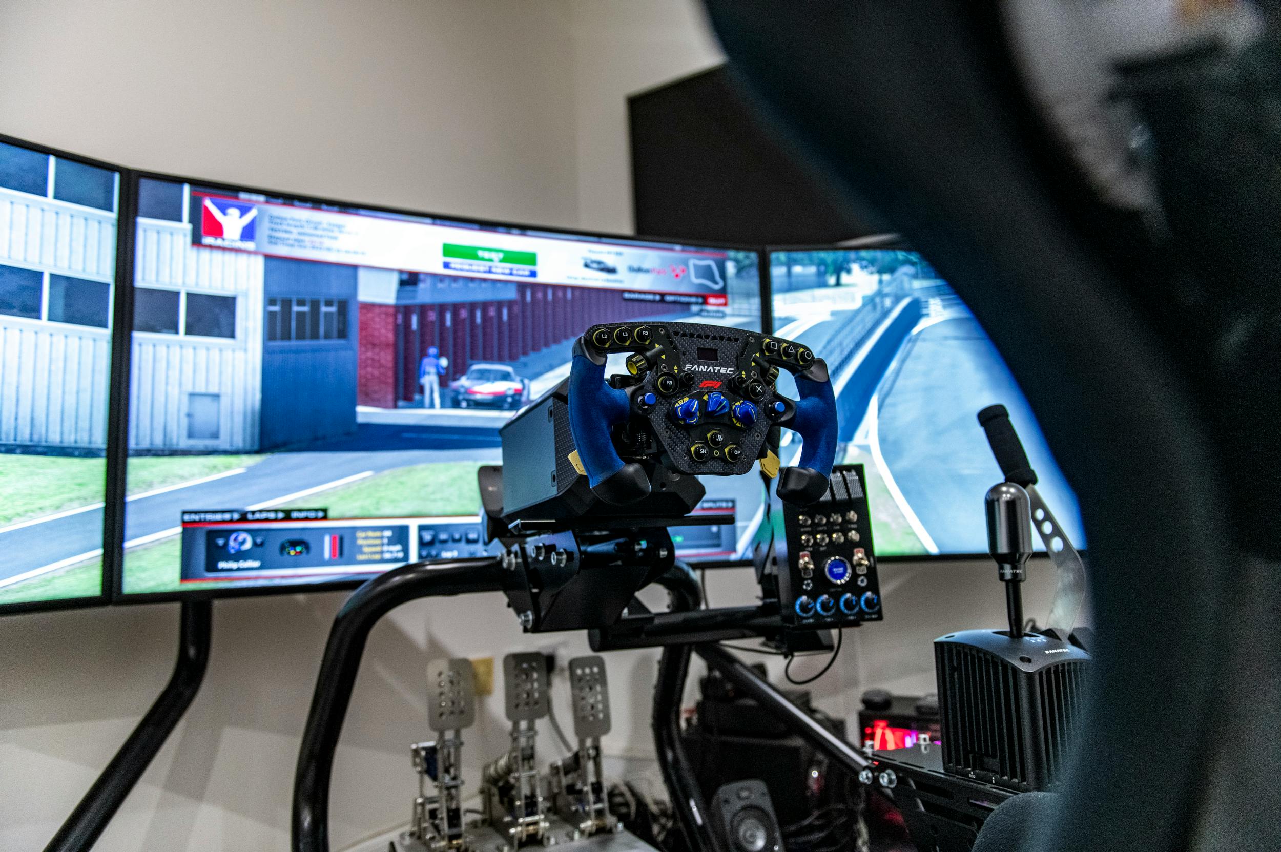 CUSTOM RACING SIMULATOR