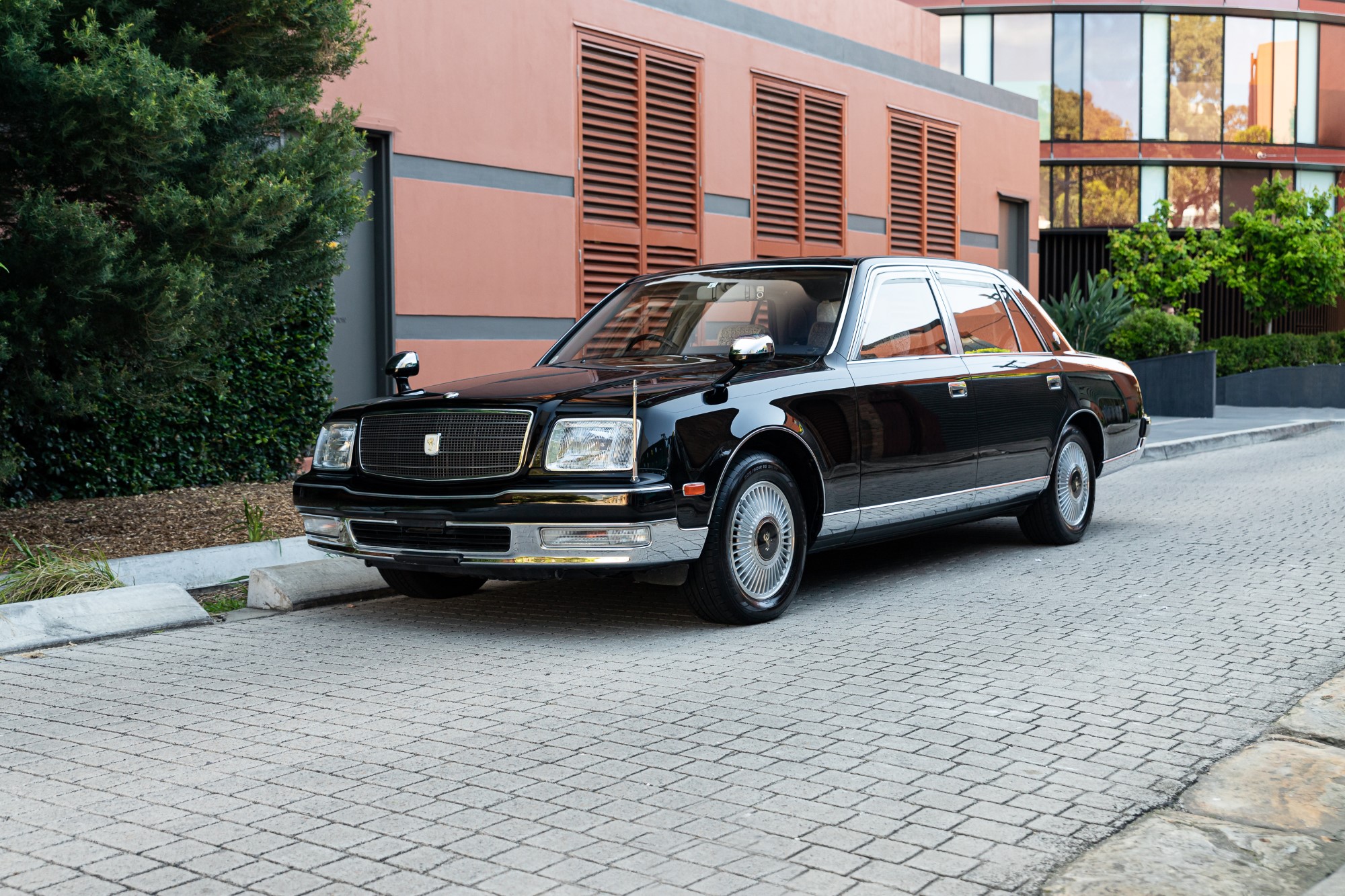 2007 TOYOTA CENTURY V12 - 33,614 KM