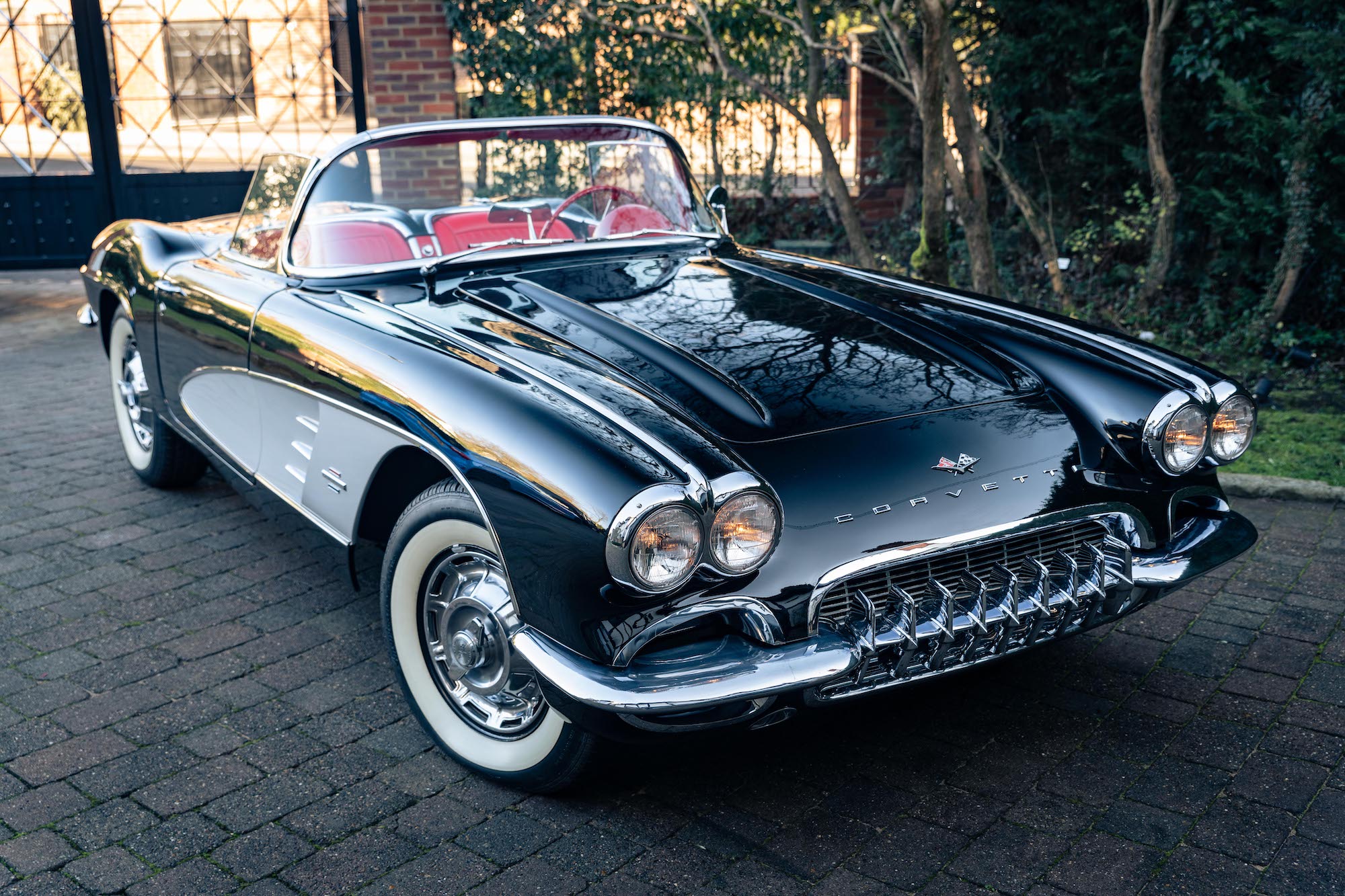 1961 CHEVROLET CORVETTE (C1)