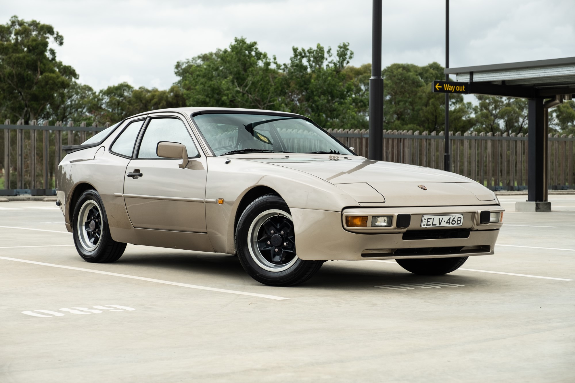 1983 PORSCHE 944