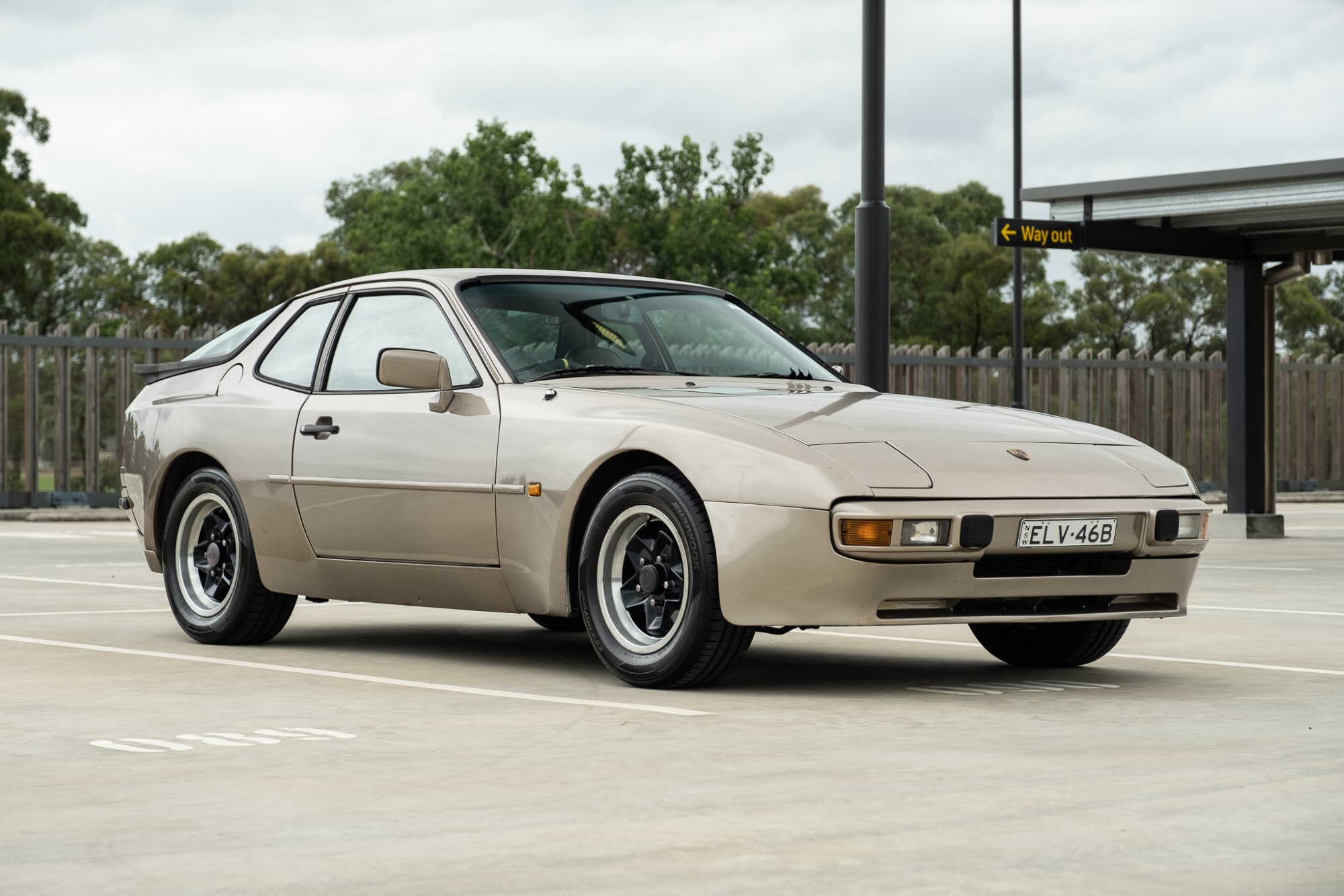 1983 PORSCHE 944