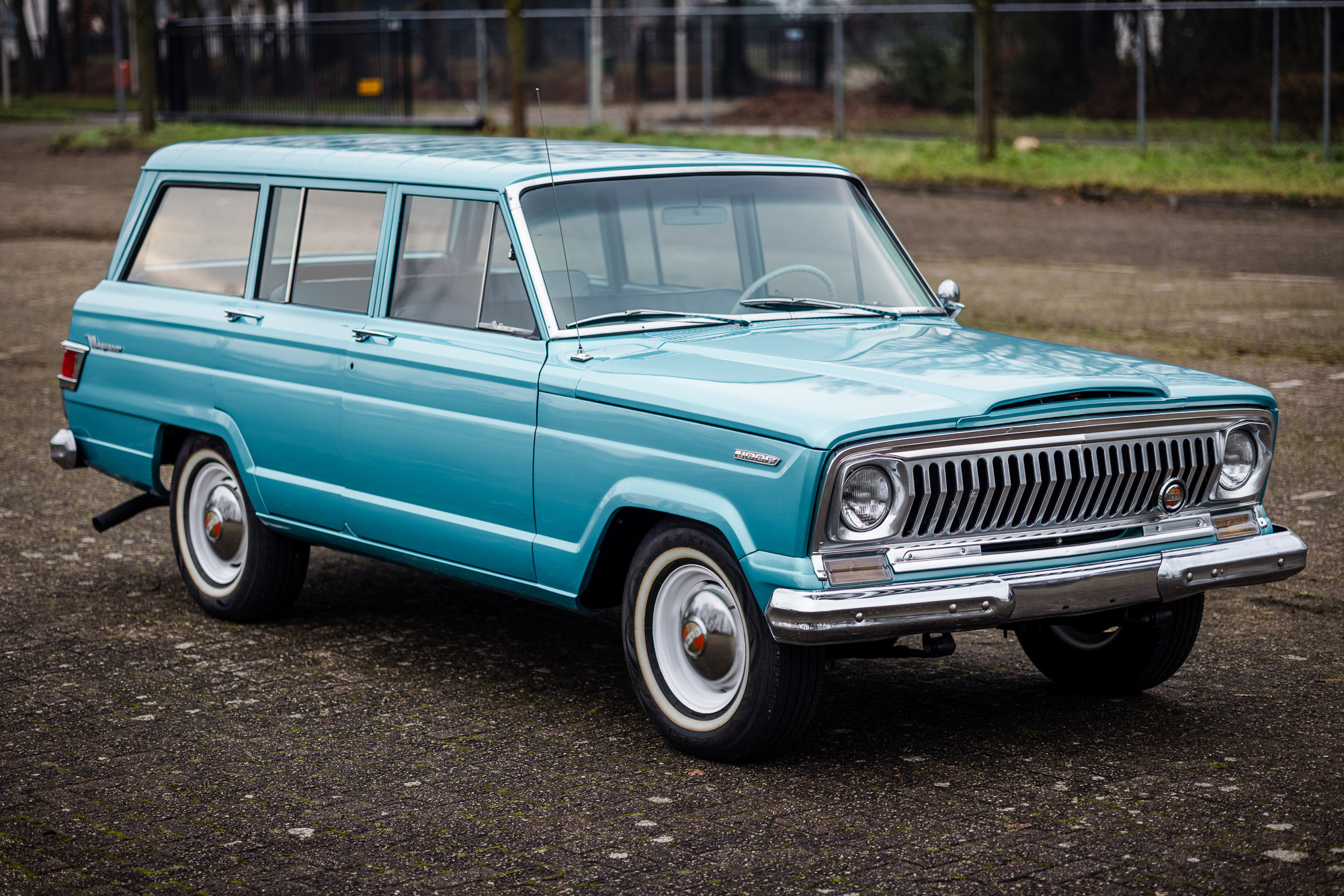 1966 JEEP WAGONEER