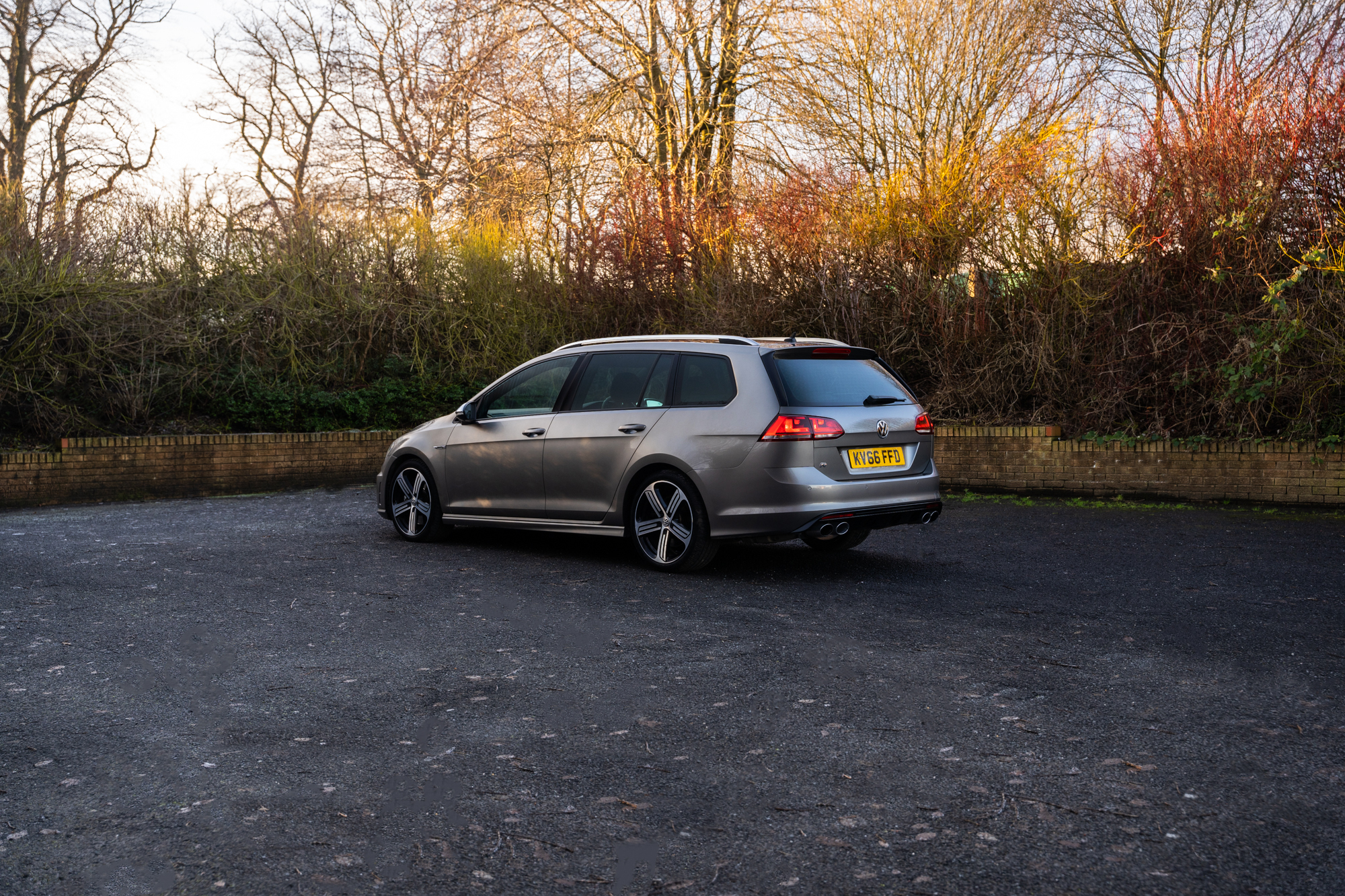 2016 VOLKSWAGEN GOLF R ESTATE