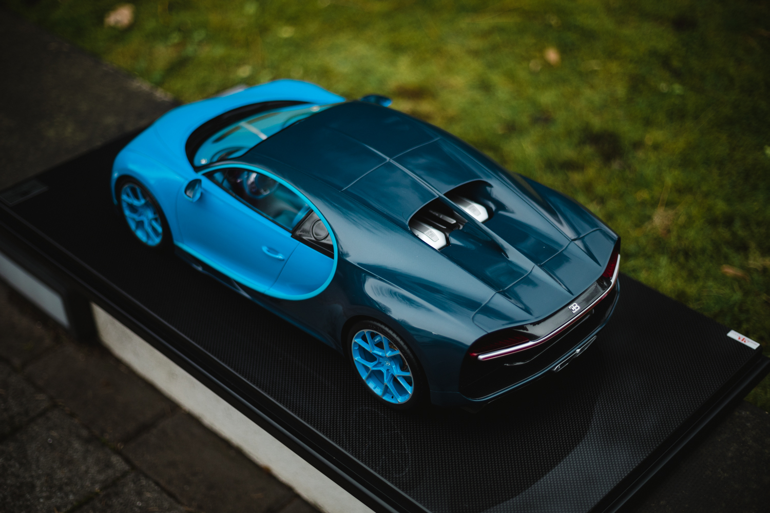 BUGATTI CHIRON MR COLLECTION 1:8 MODEL