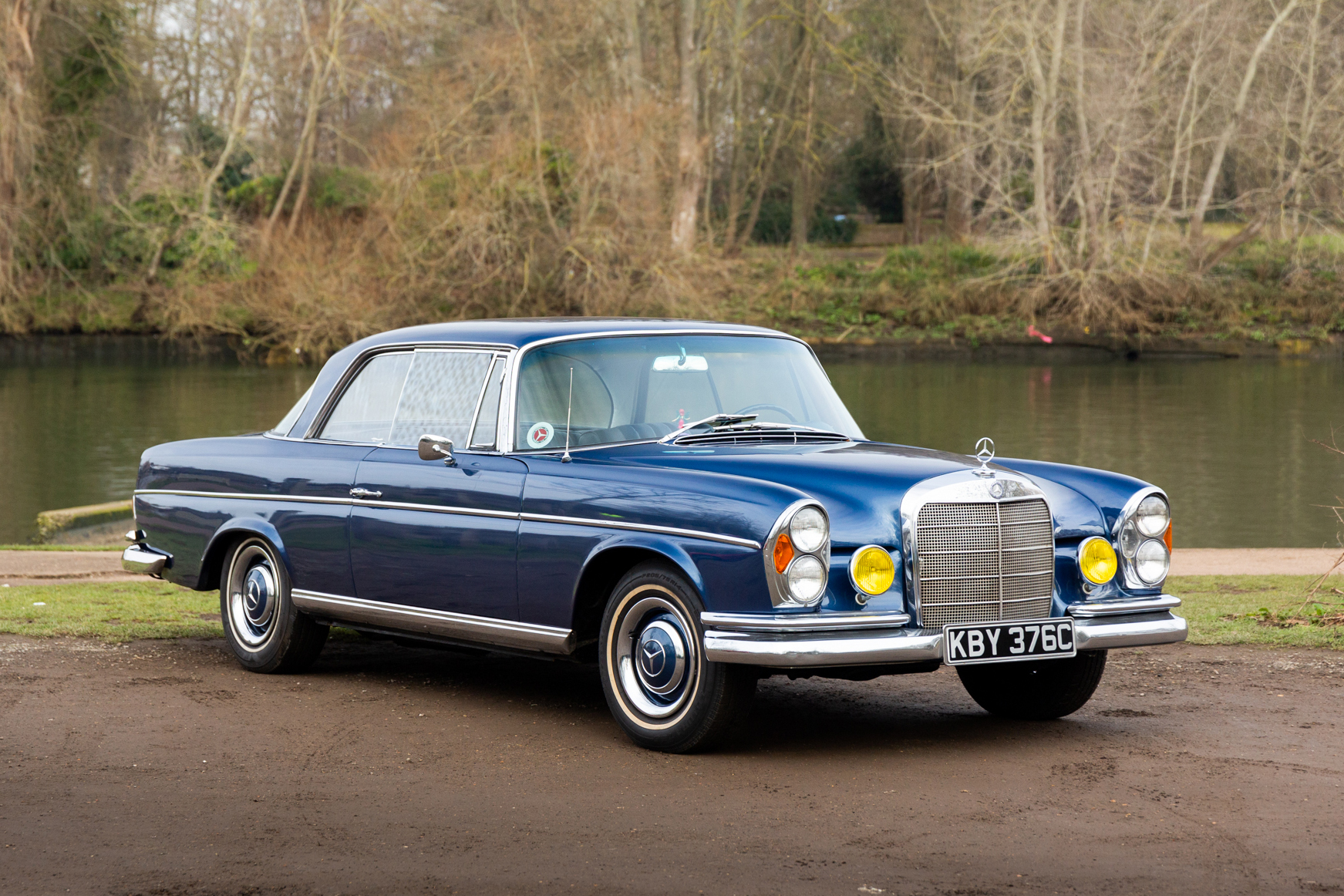 1965 MERCEDES-BENZ (W111) 250 SE