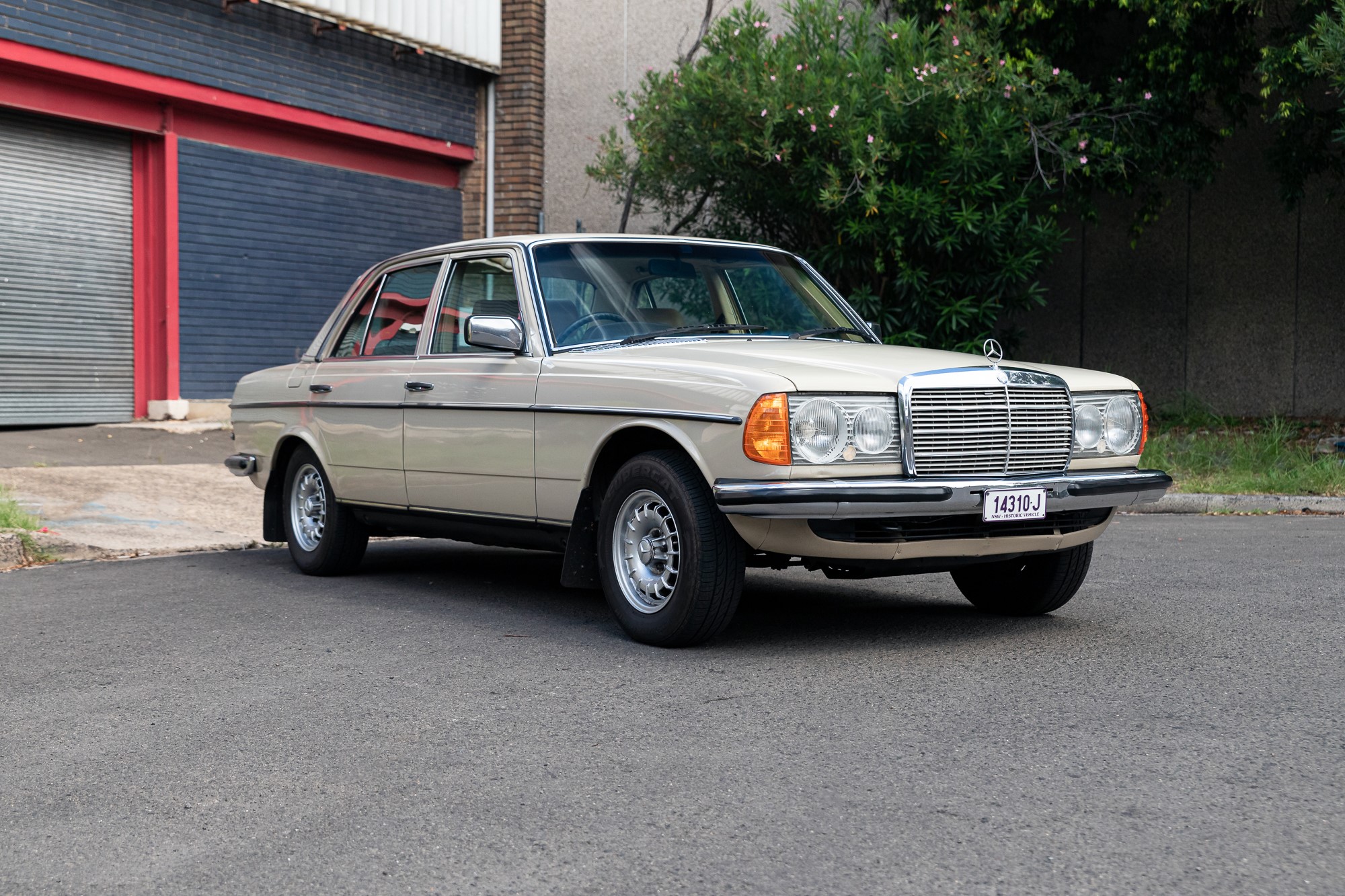 1981 MERCEDES-BENZ (W123) 280 E