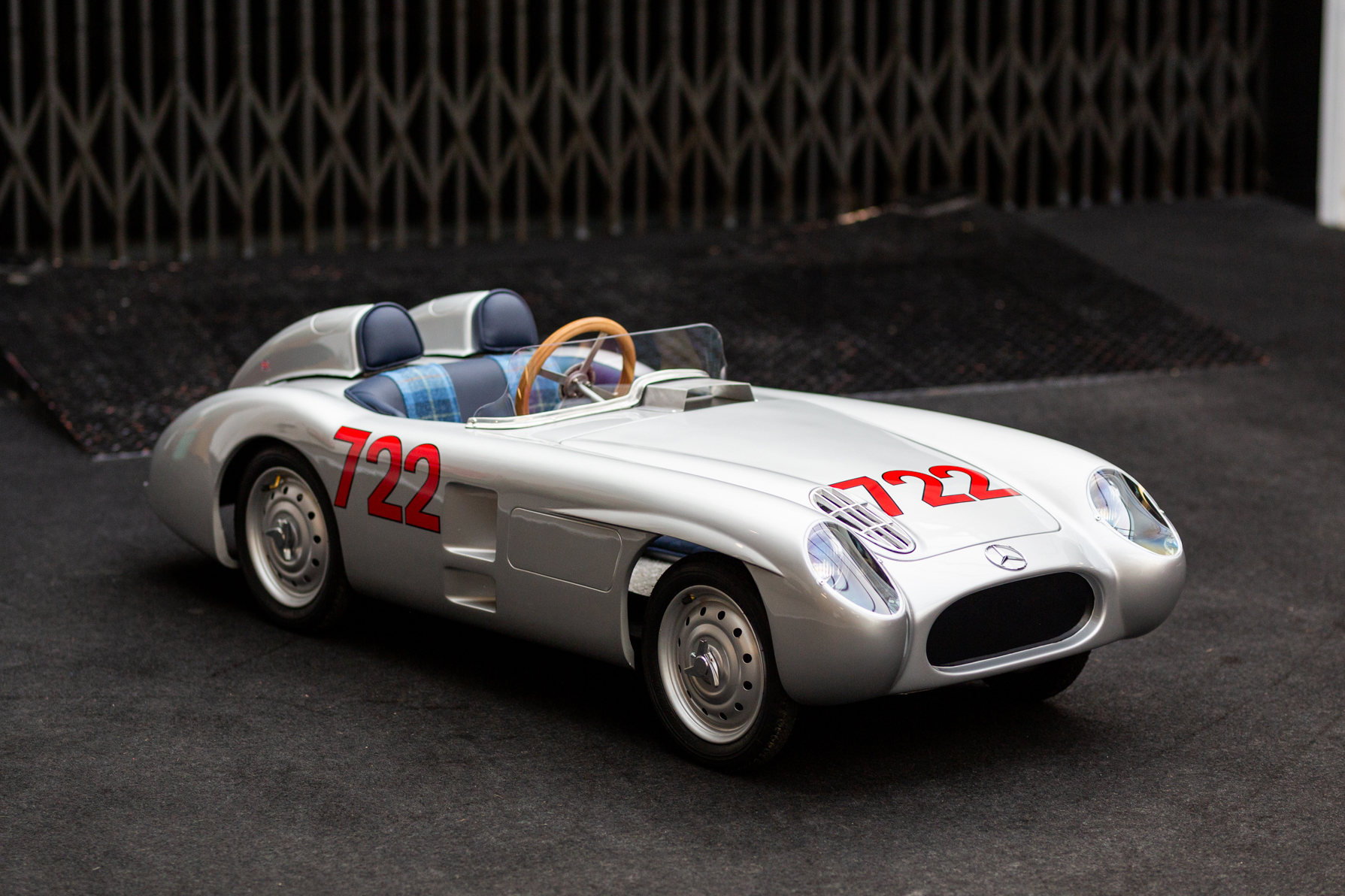 MERCEDES-BENZ 300 SLR '722' CHILDREN'S CAR