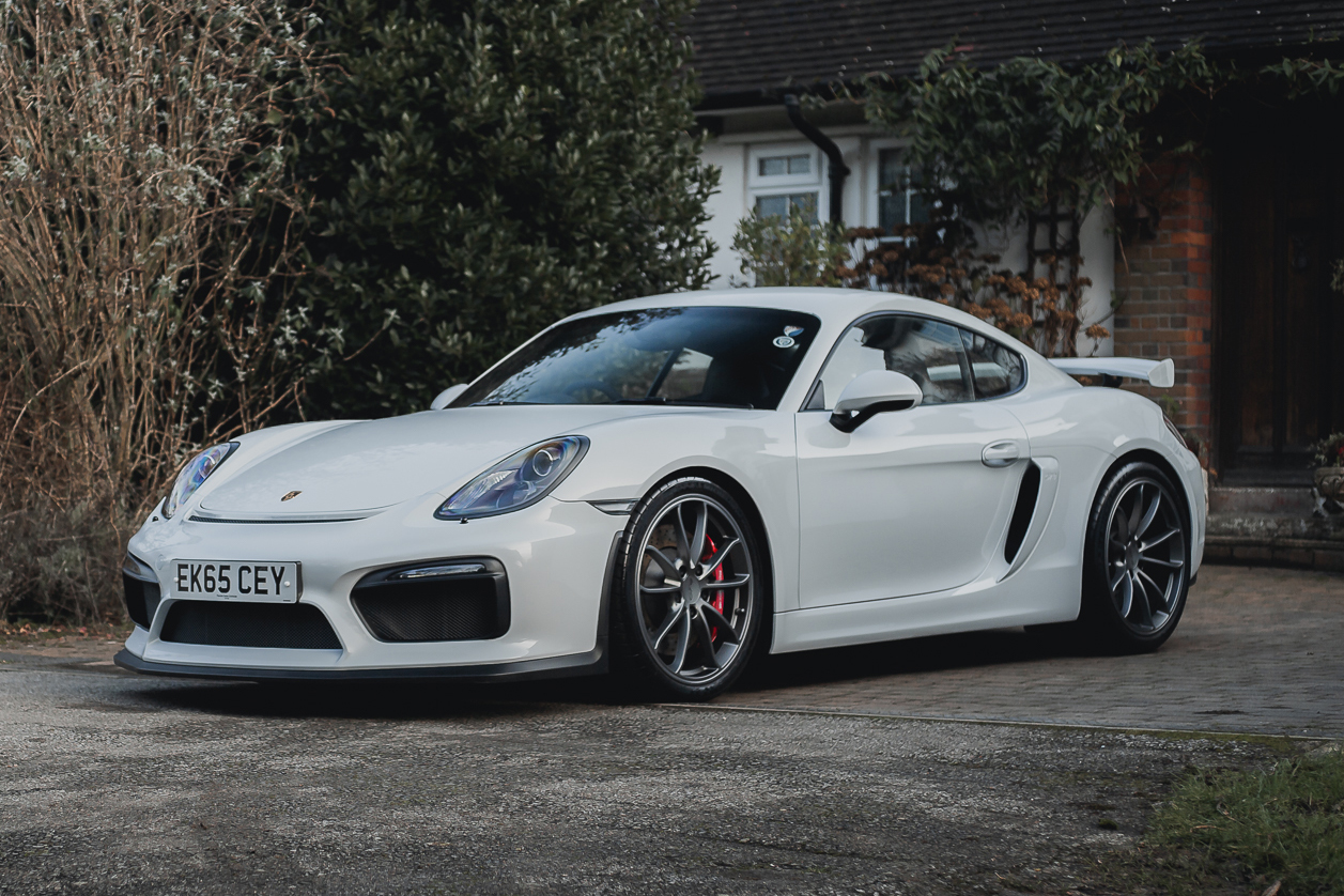 2015 PORSCHE (981) CAYMAN GT4 - 4,762 MILES