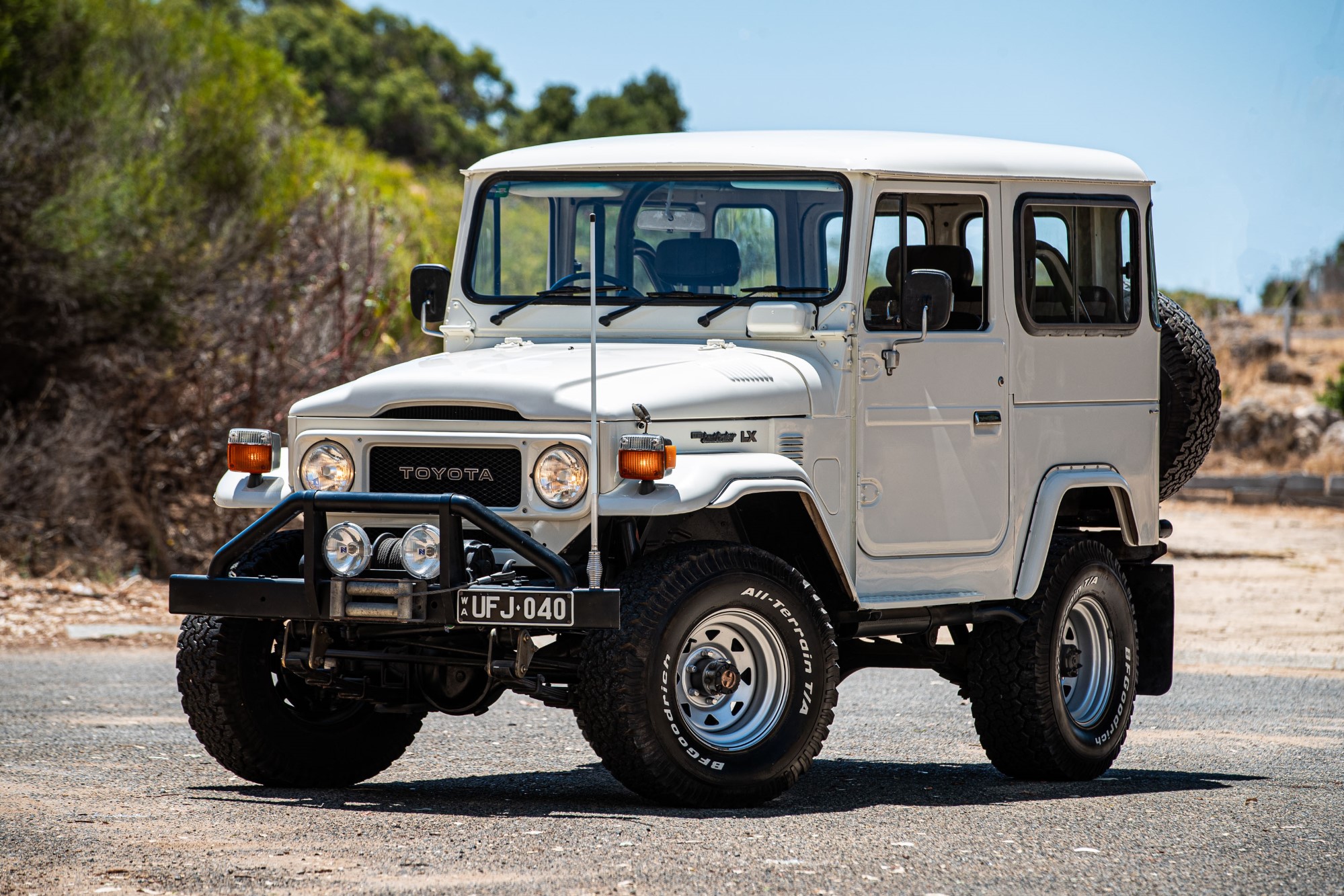 1984 TOYOTA FJ40 LAND CRUISER LX