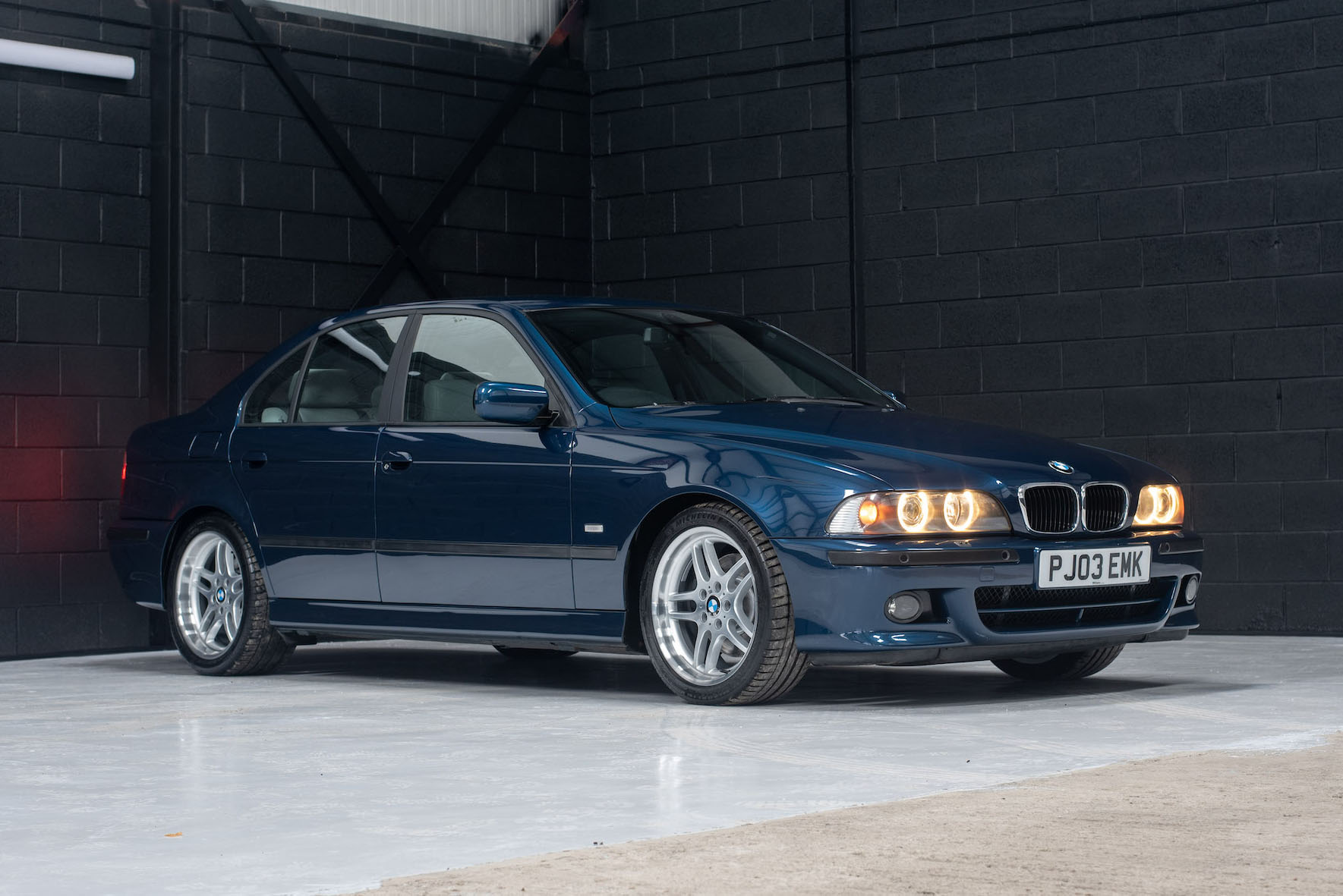 2003 BMW (E39) 530I