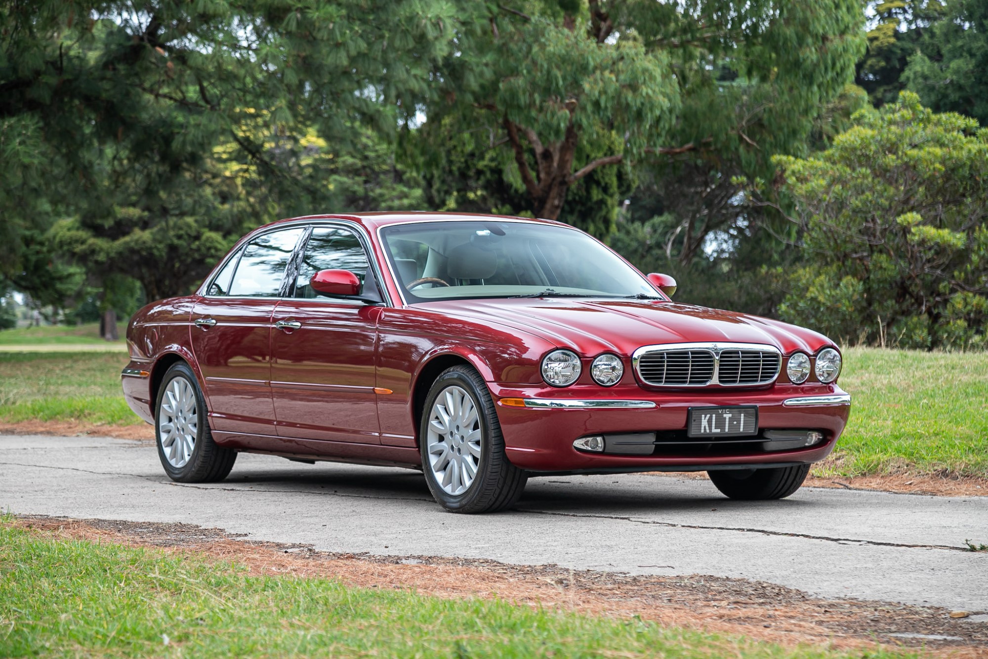 2004 JAGUAR XJ8