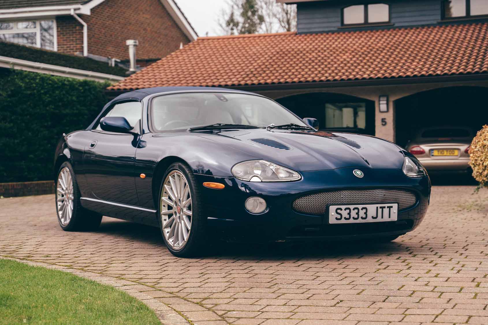 2004 JAGUAR XKR 4.2 CONVERTIBLE