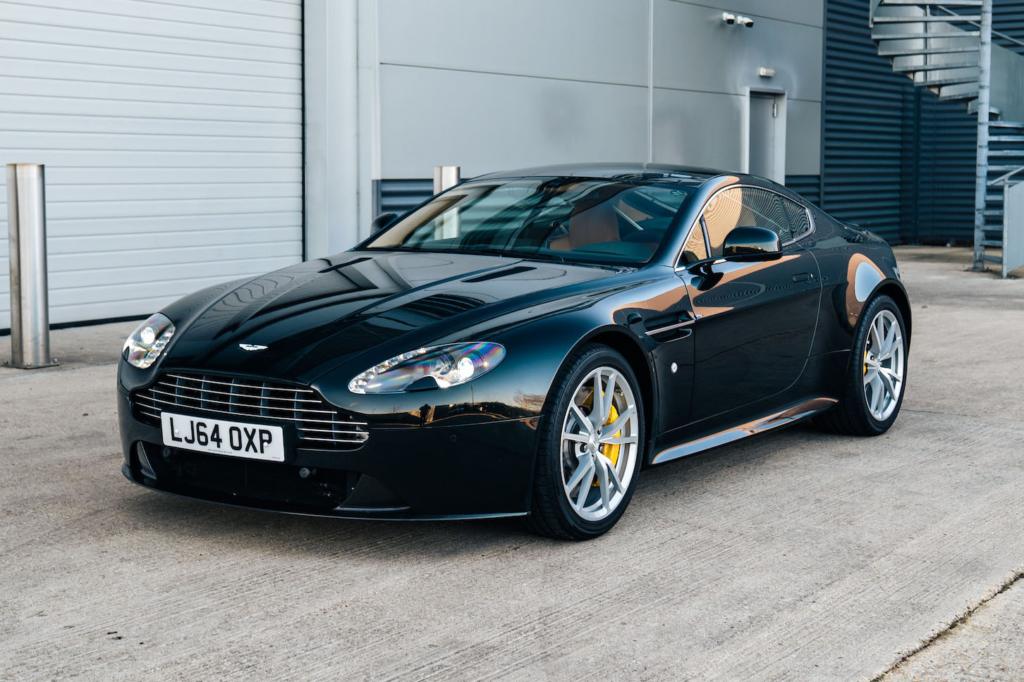 2015 ASTON MARTIN V8 VANTAGE S - 3,594 MILES