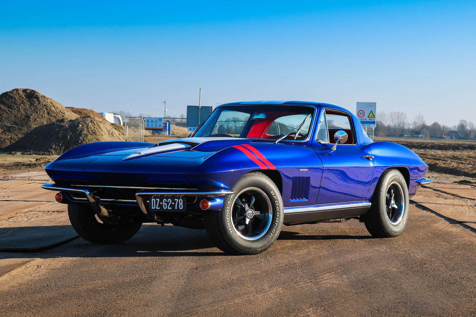 1967 CHEVROLET CORVETTE STINGRAY (C2) COUPE