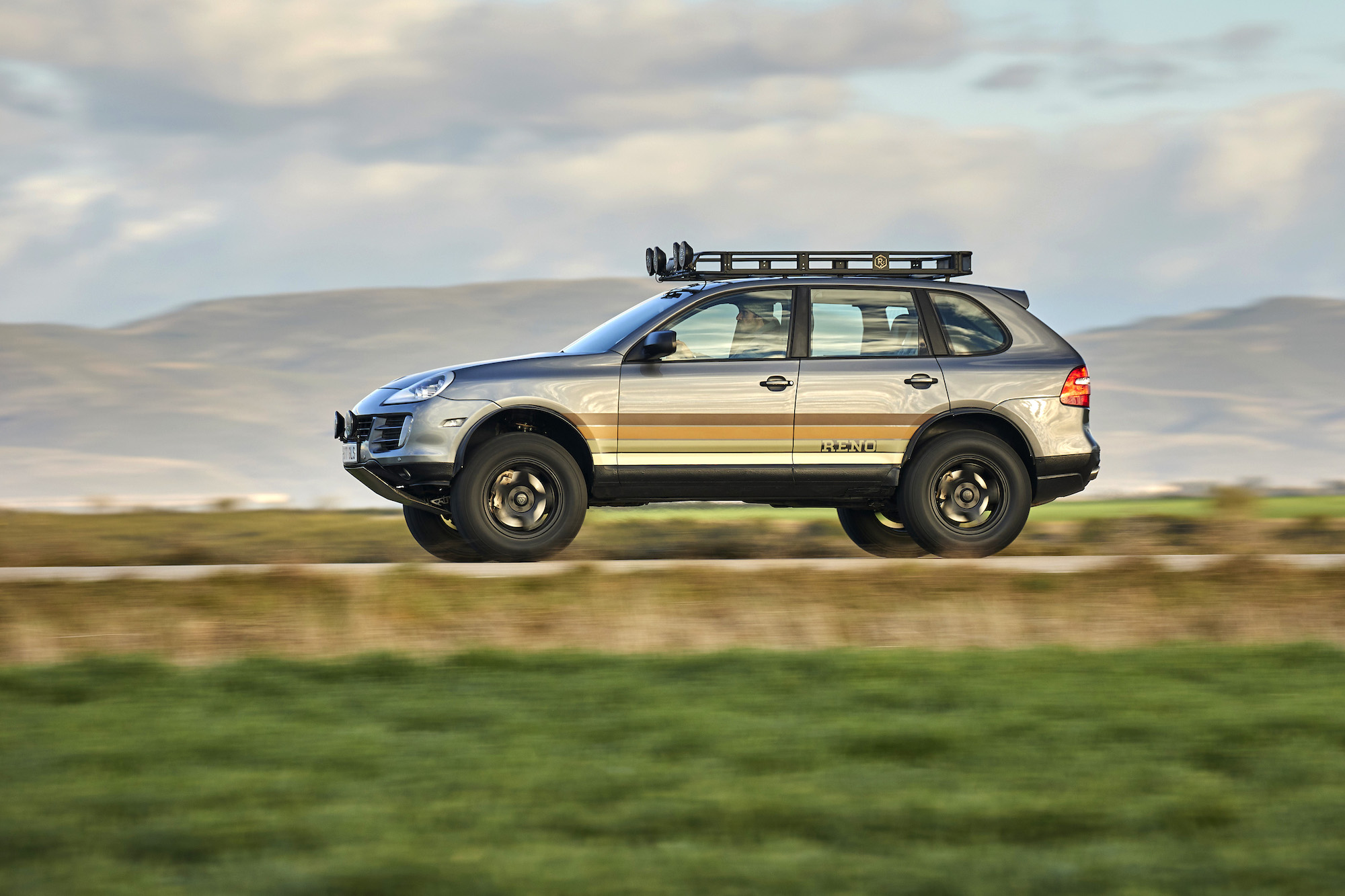 2009 PORSCHE CAYENNE S OVERLAND