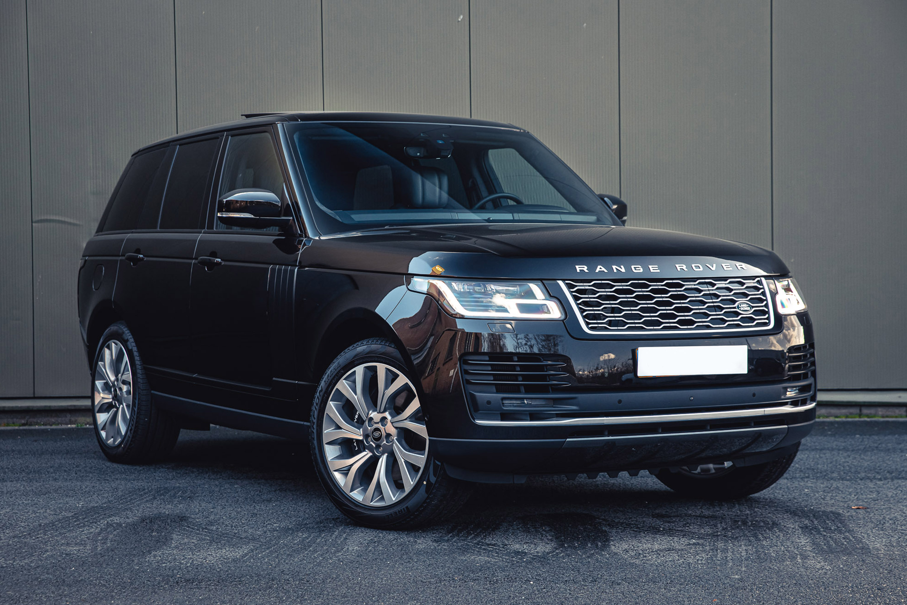 2022 RANGE ROVER VOGUE P400E LIMITED EDITION - 29 KM