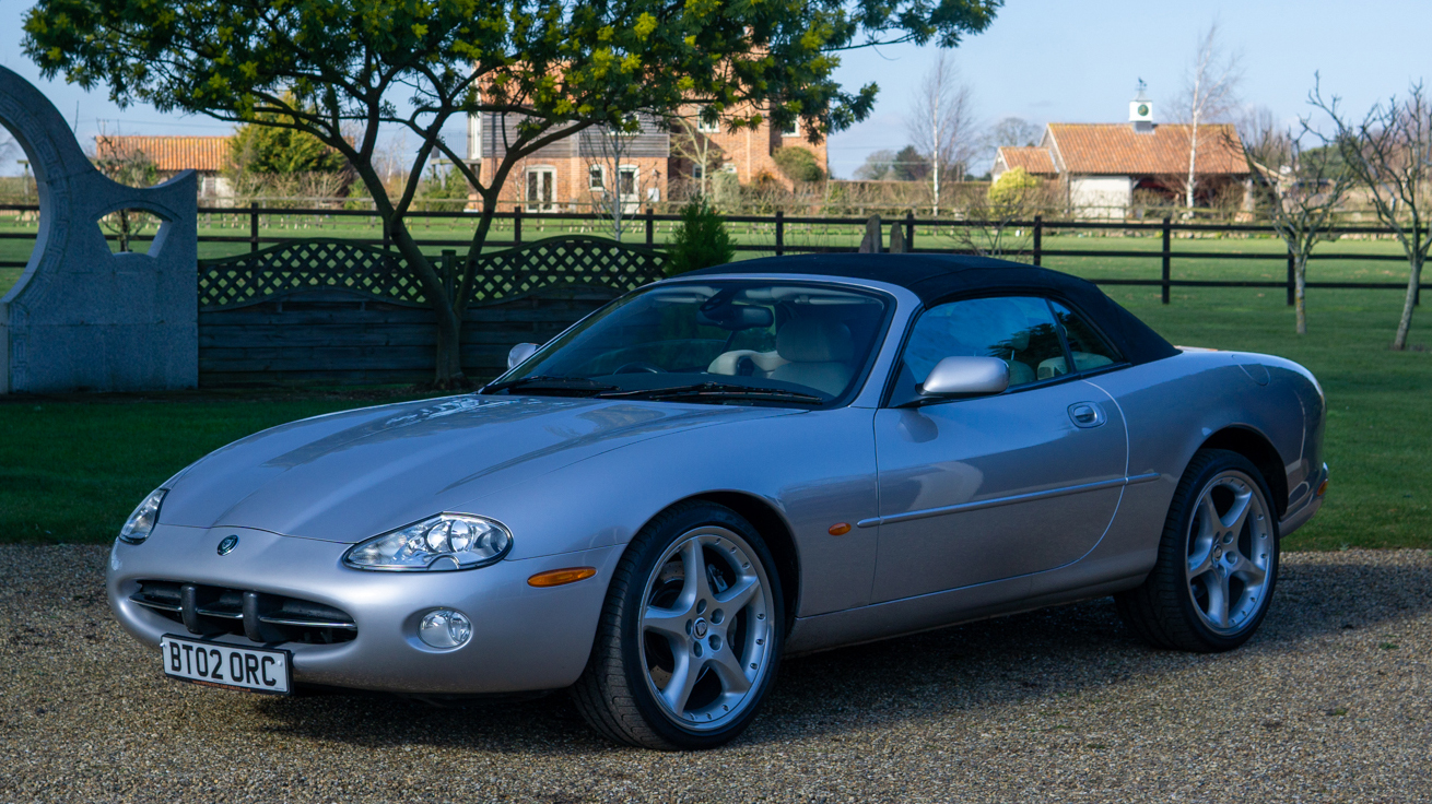 2002 JAGUAR XK8 4.0 CONVERTIBLE