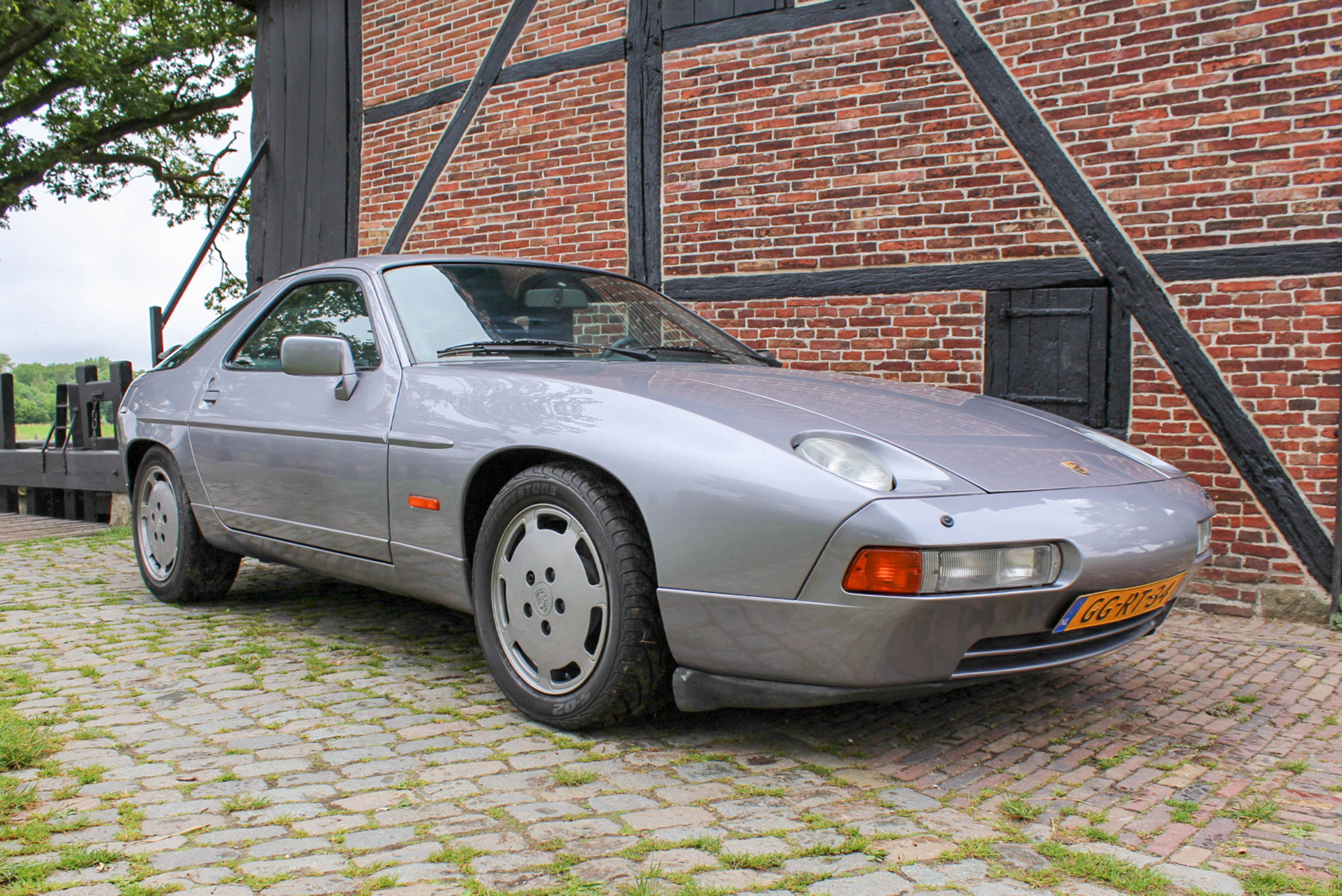 1987 PORSCHE 928 S4