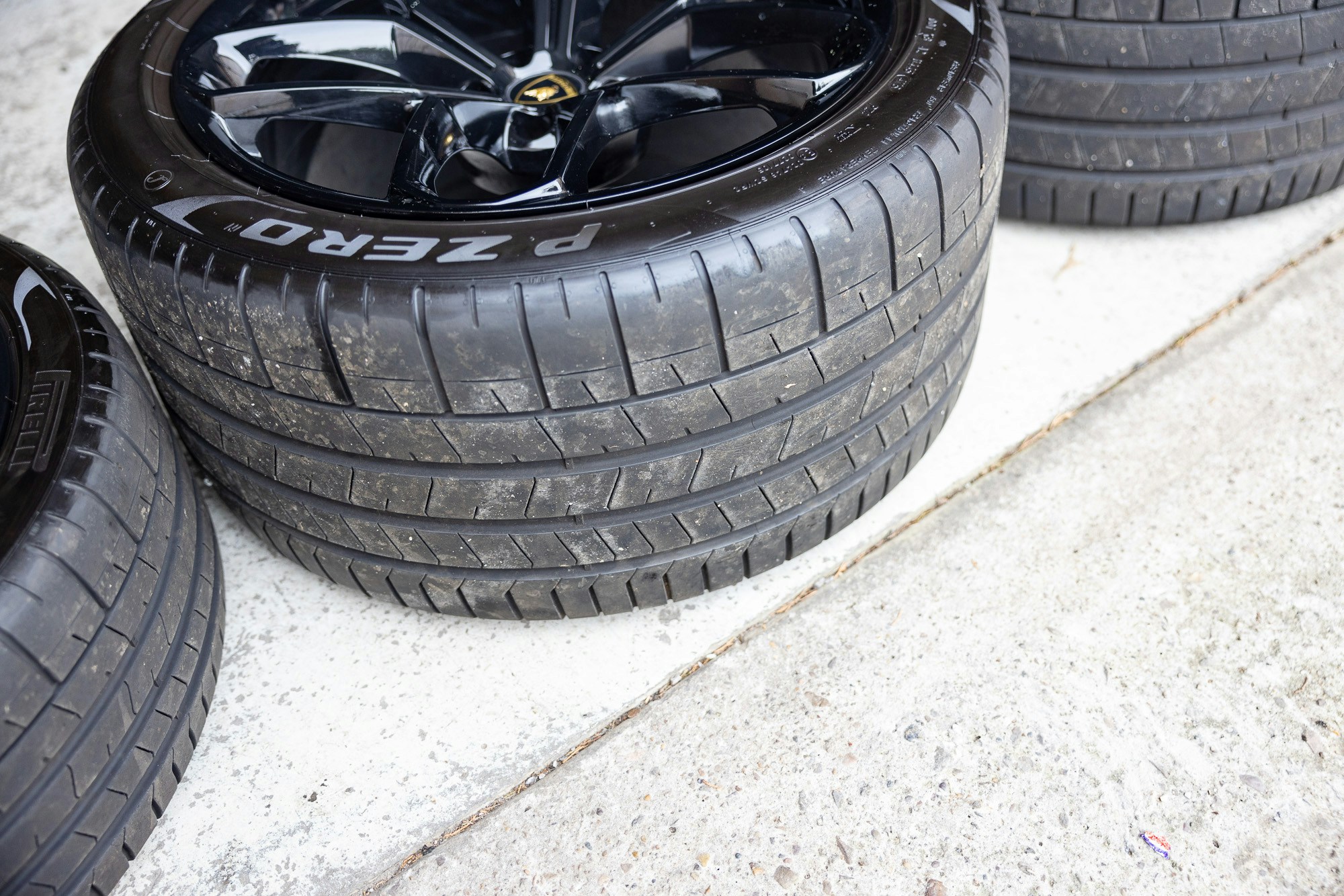 SET OF LAMBORGHINI HURACAN WHEELS AND TYRES