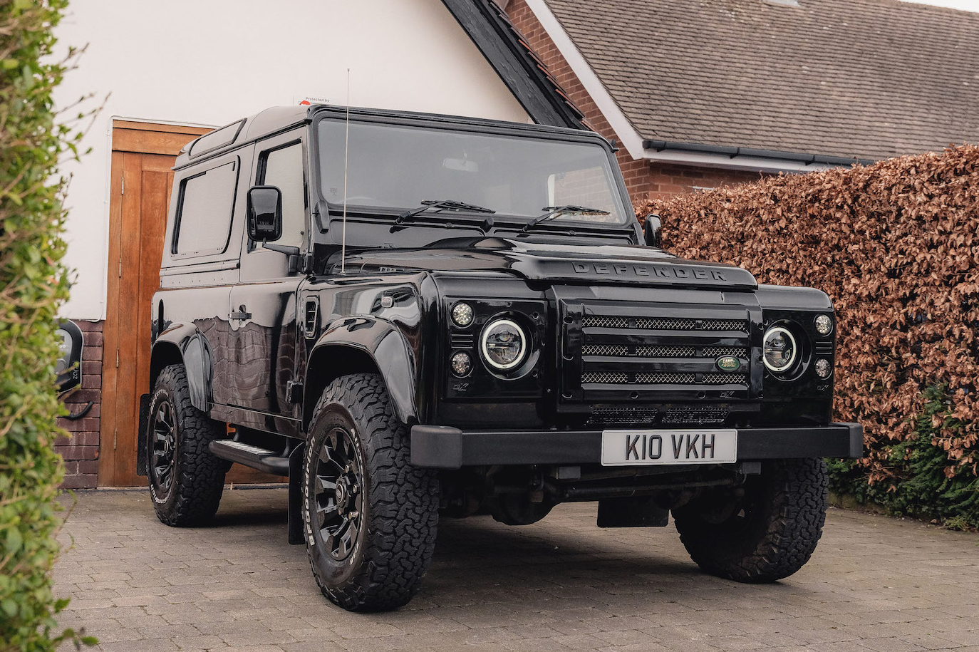 2013 LAND ROVER DEFENDER 90 XS STATION WAGON - 7,394 MILES