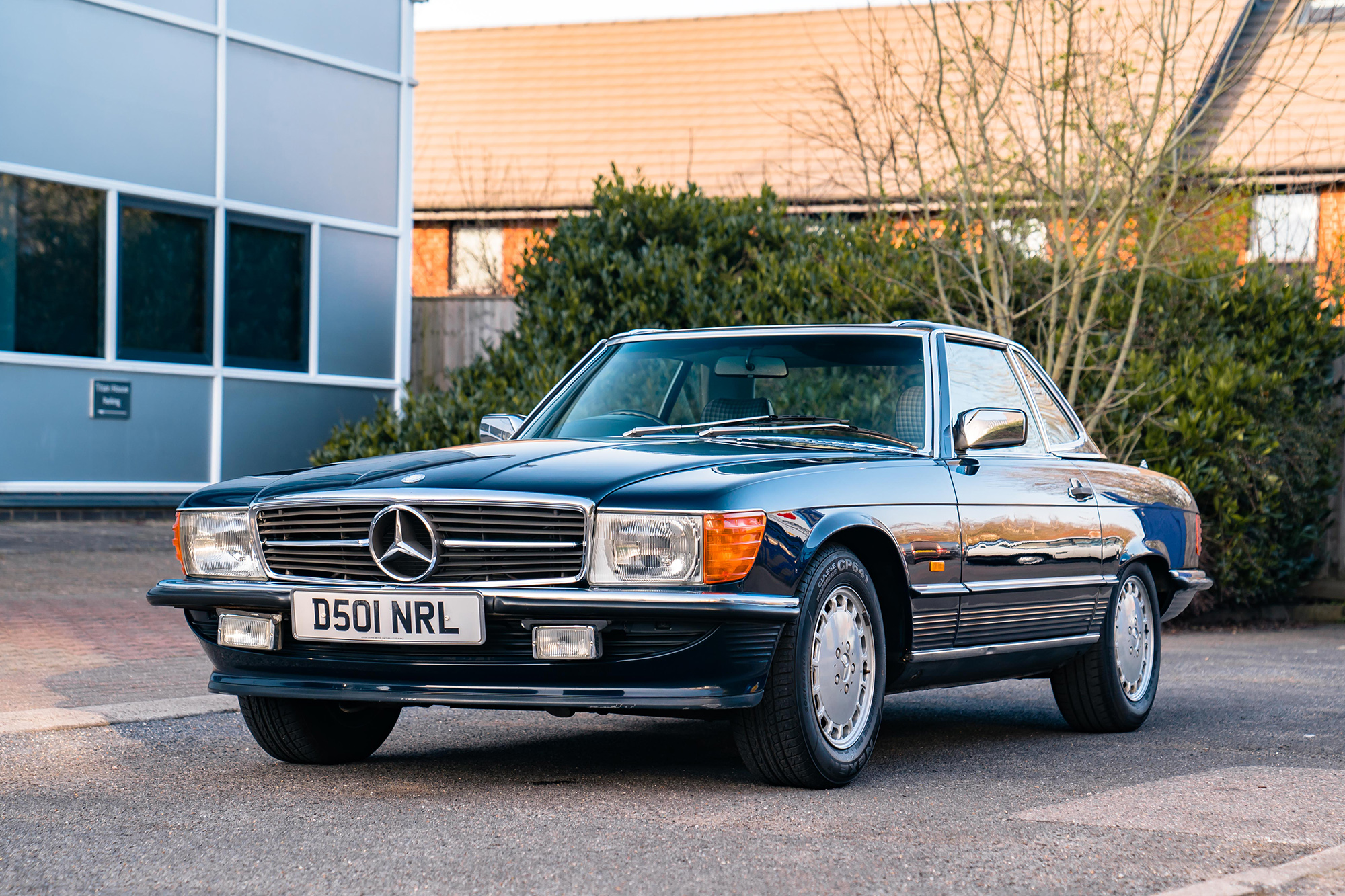 1986 MERCEDES-BENZ (R107) 300 SL