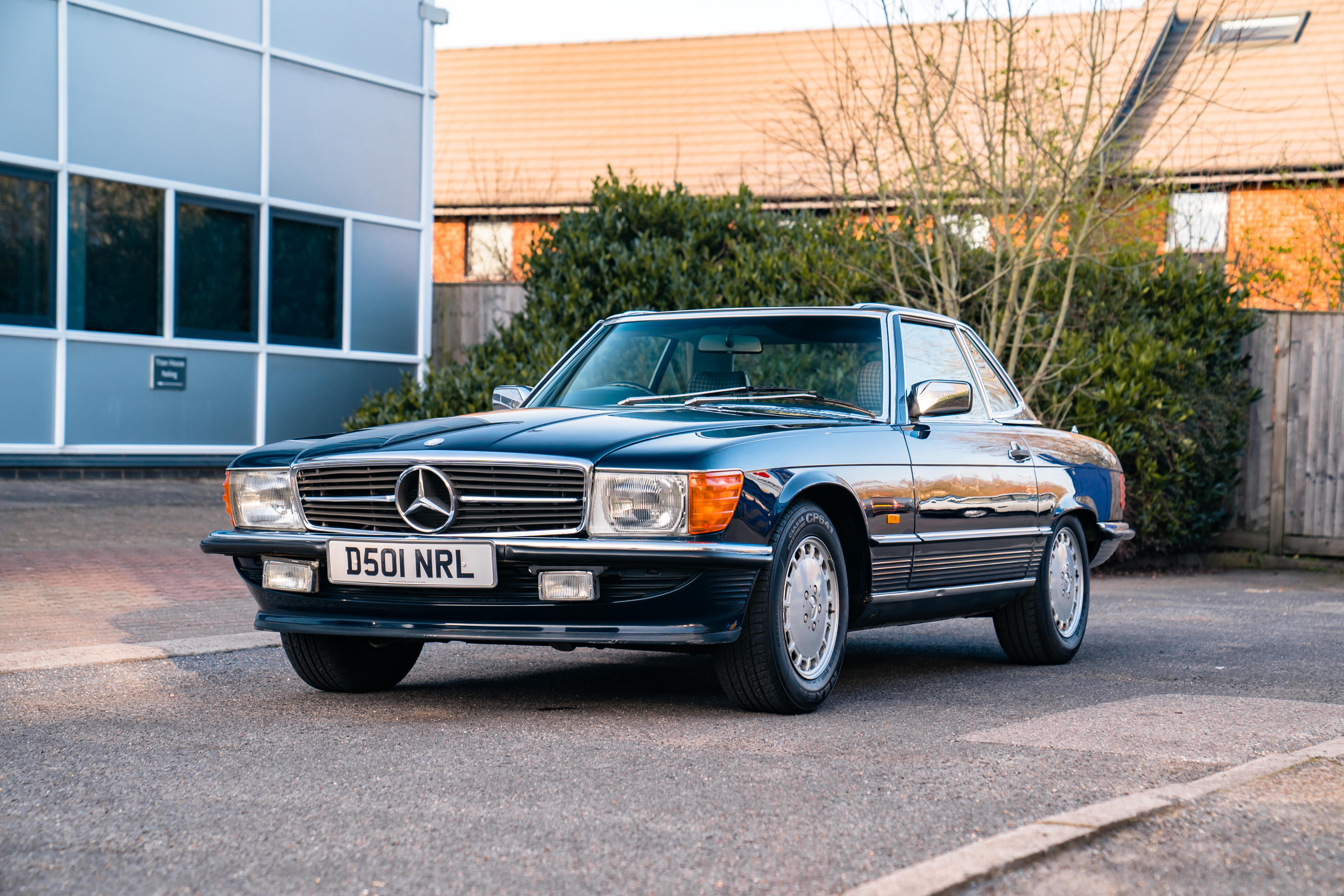 1986 MERCEDES-BENZ (R107) 300 SL