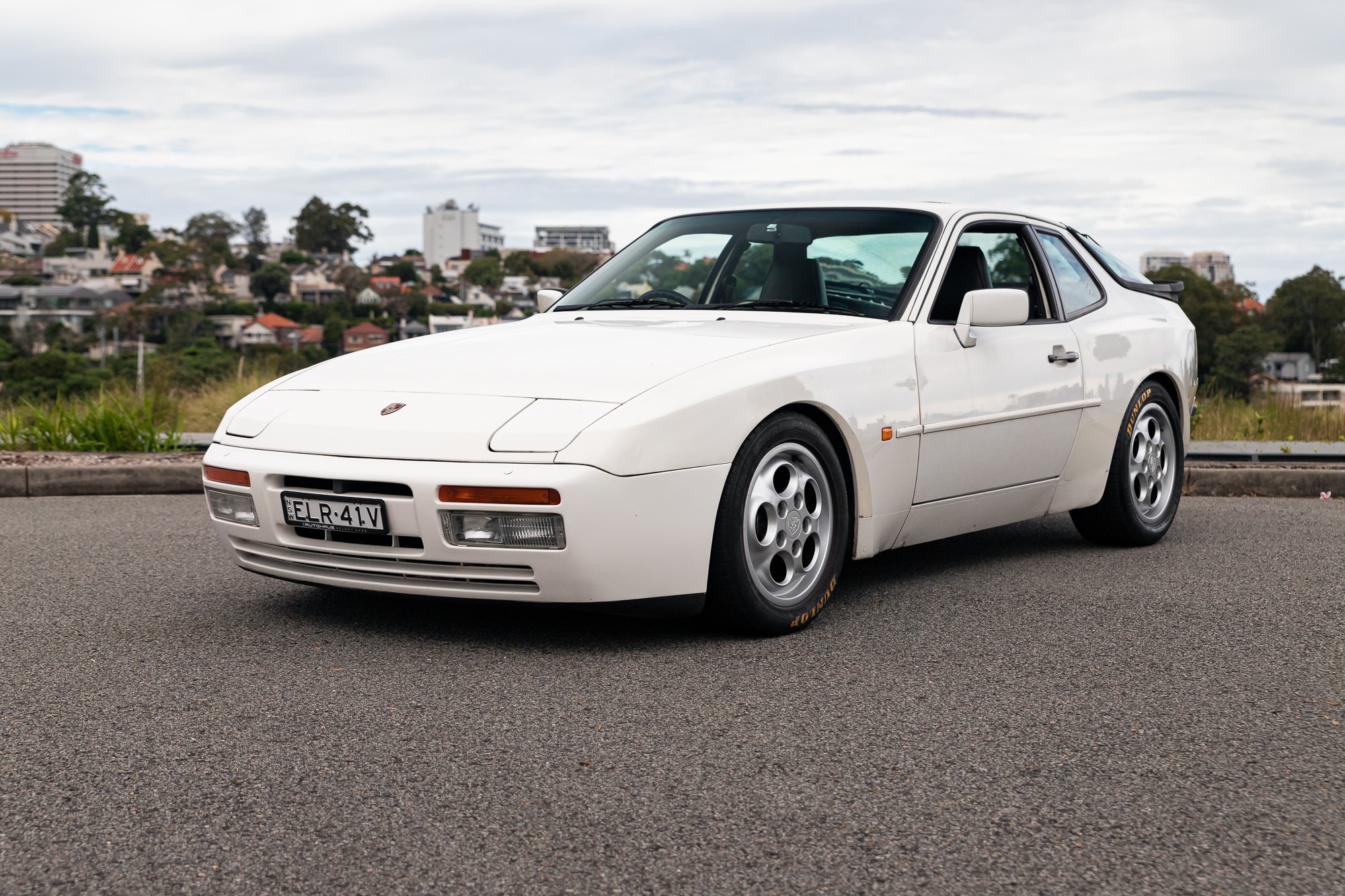 1986 PORSCHE 944