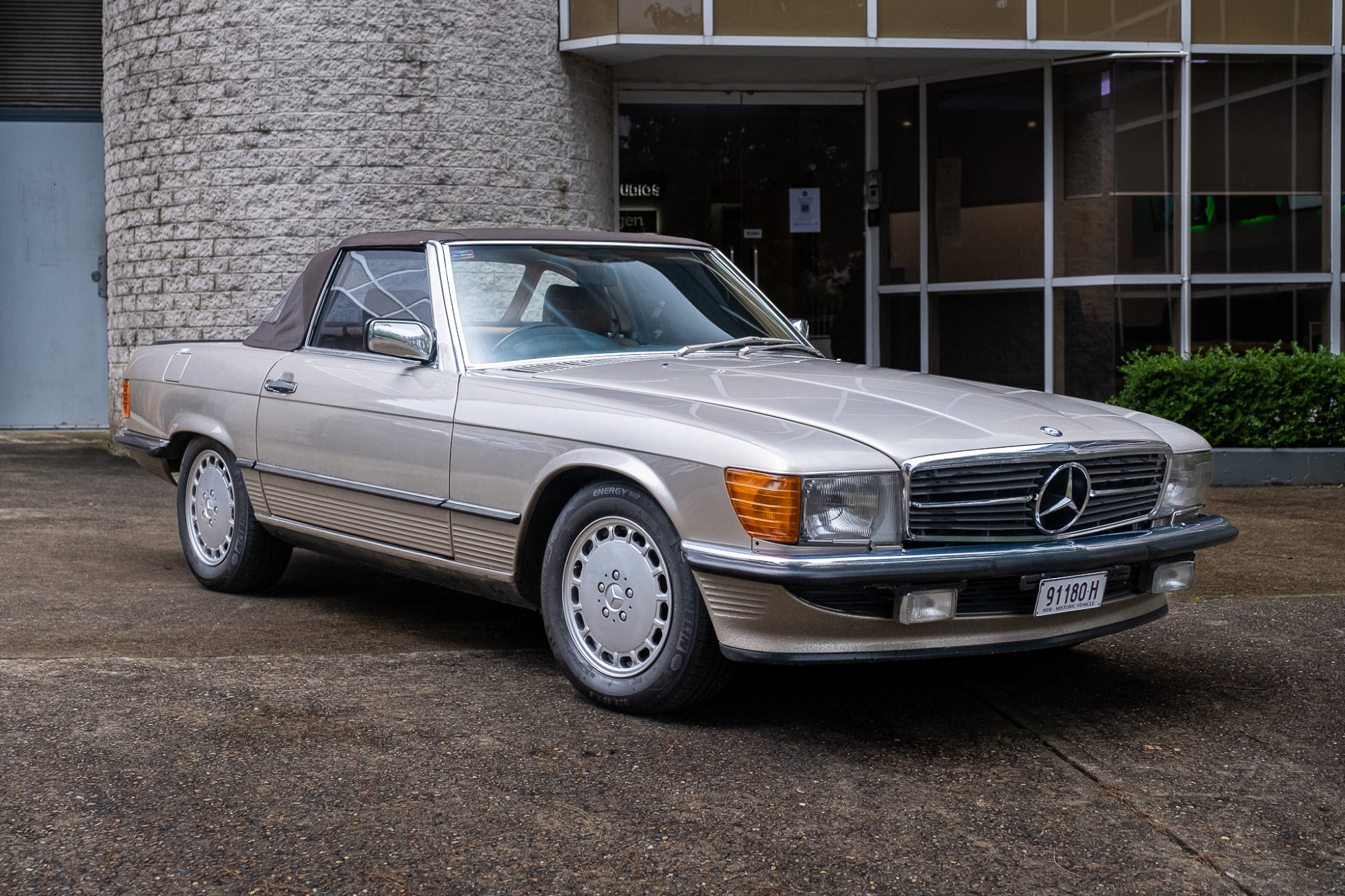 1986 MERCEDES-BENZ (R107) 560 SL